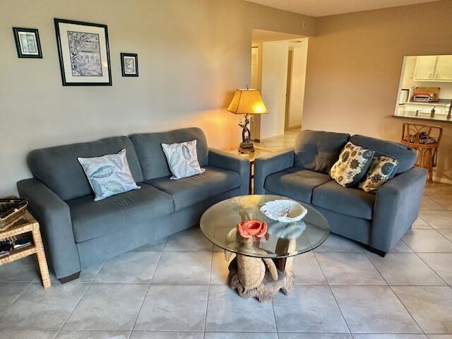 2455 Lindell Boulevard 3103