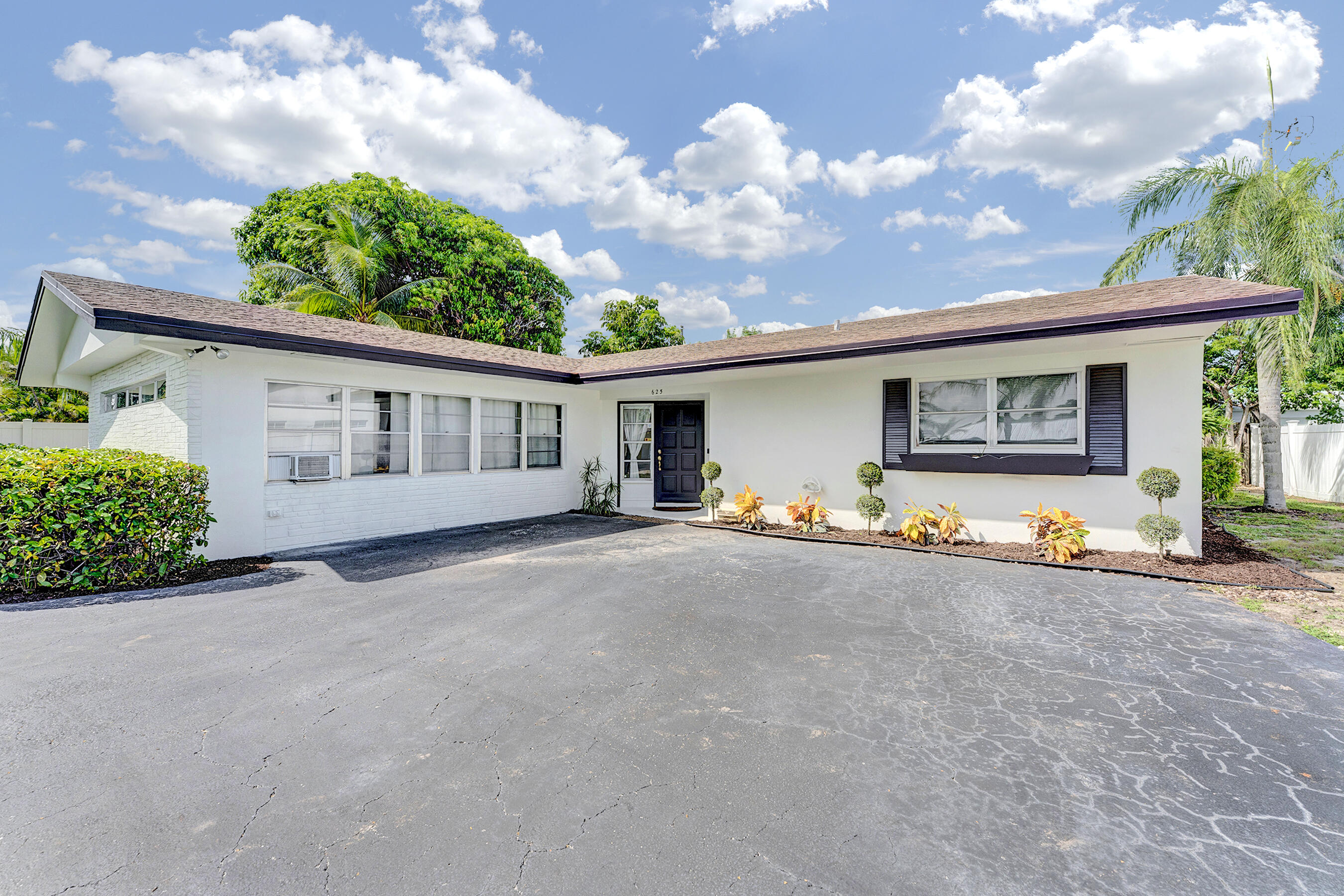 625 Linnet Circle