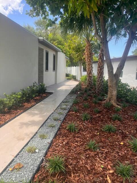 327 Kingsbridge Street