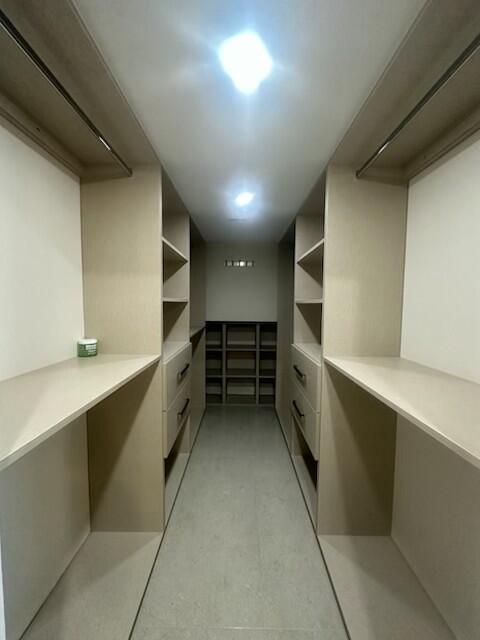 327 Kingsbridge Street