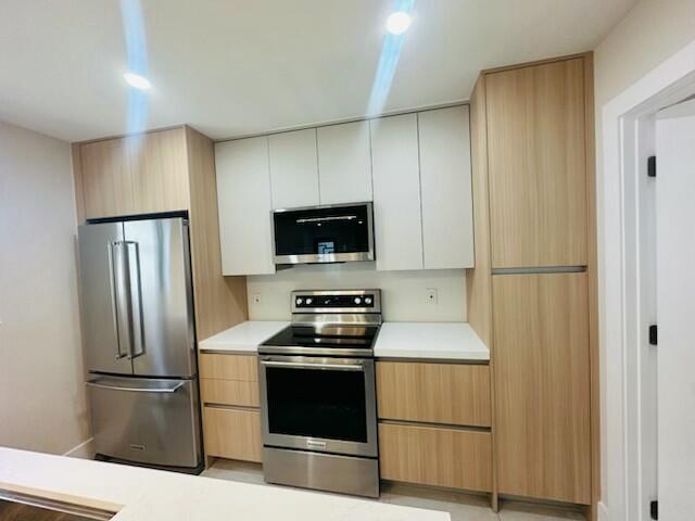 327 Kingsbridge Street