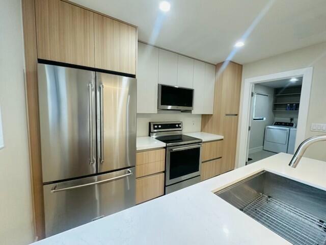 327 Kingsbridge Street