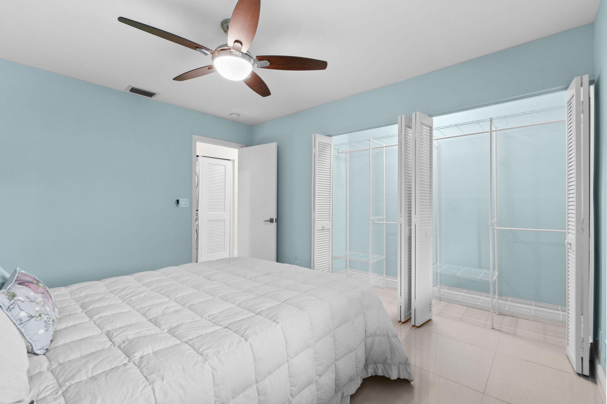 1100 Surf Road 214