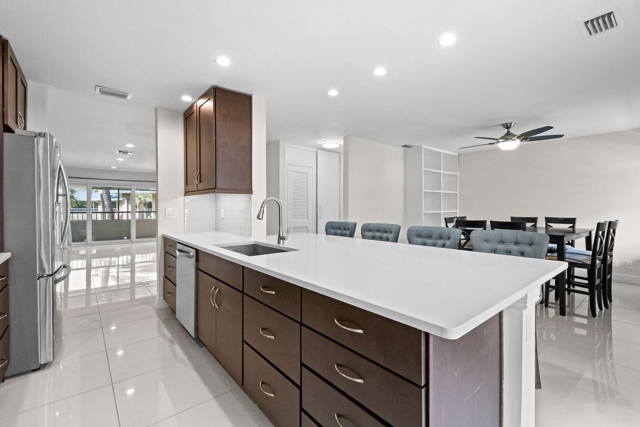 1100 Surf Road 214