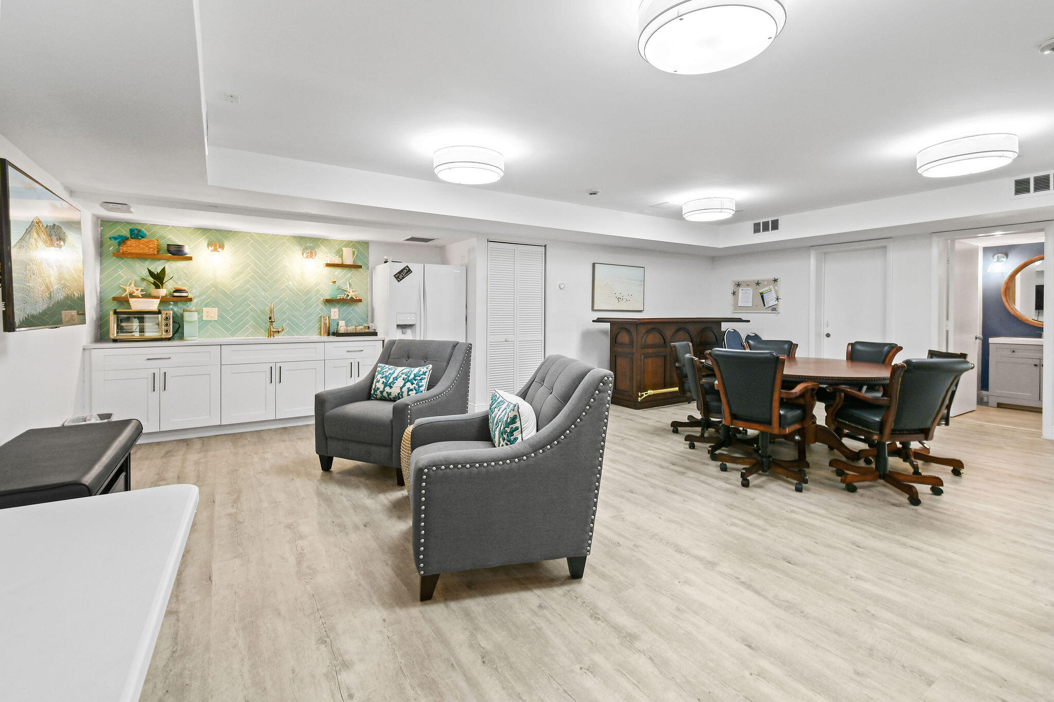 1100 Surf Road 214