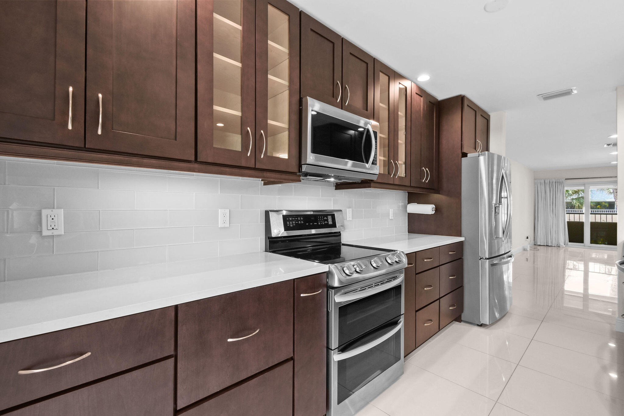 1100 Surf Road 214
