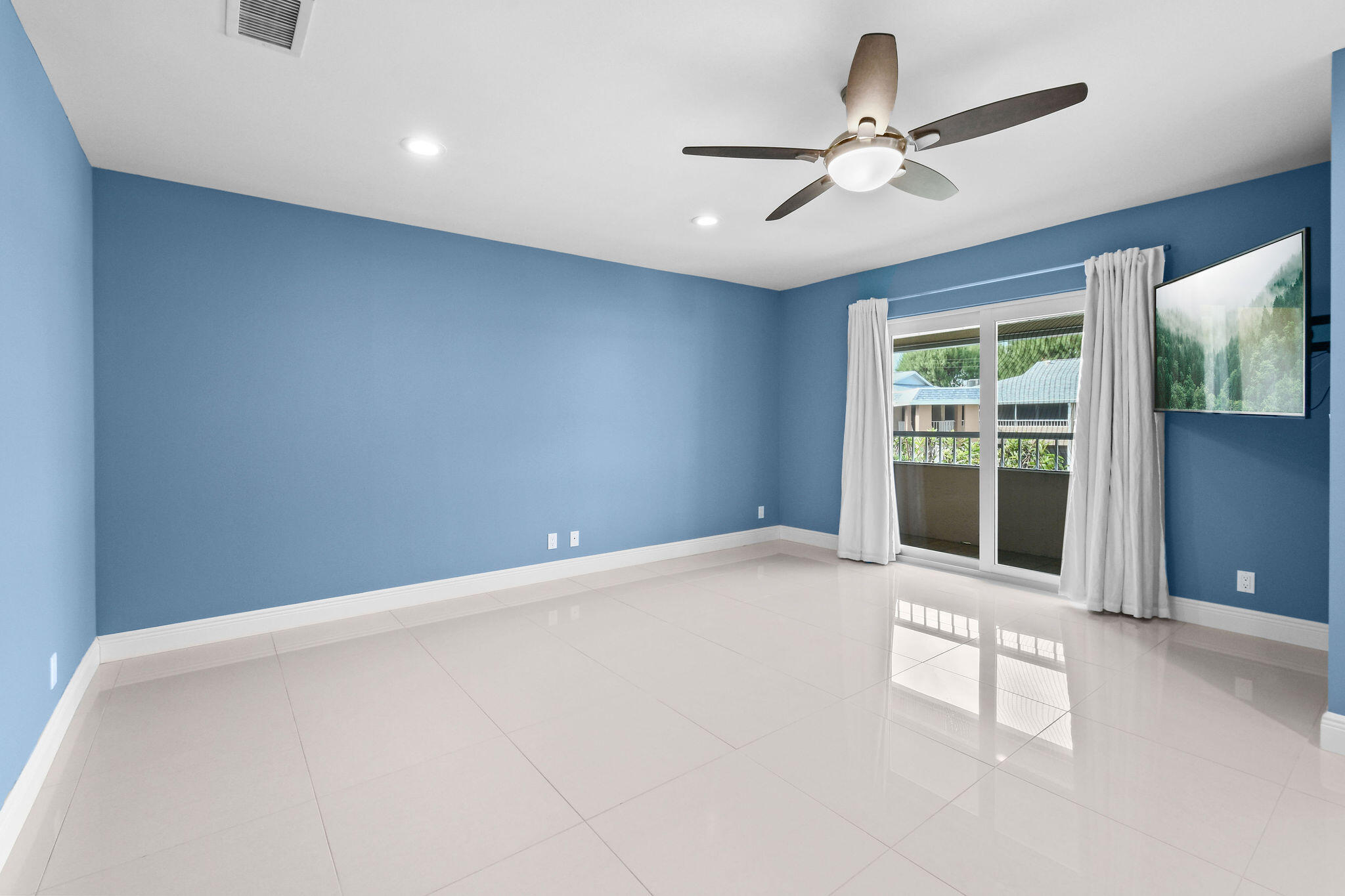 1100 Surf Road 214