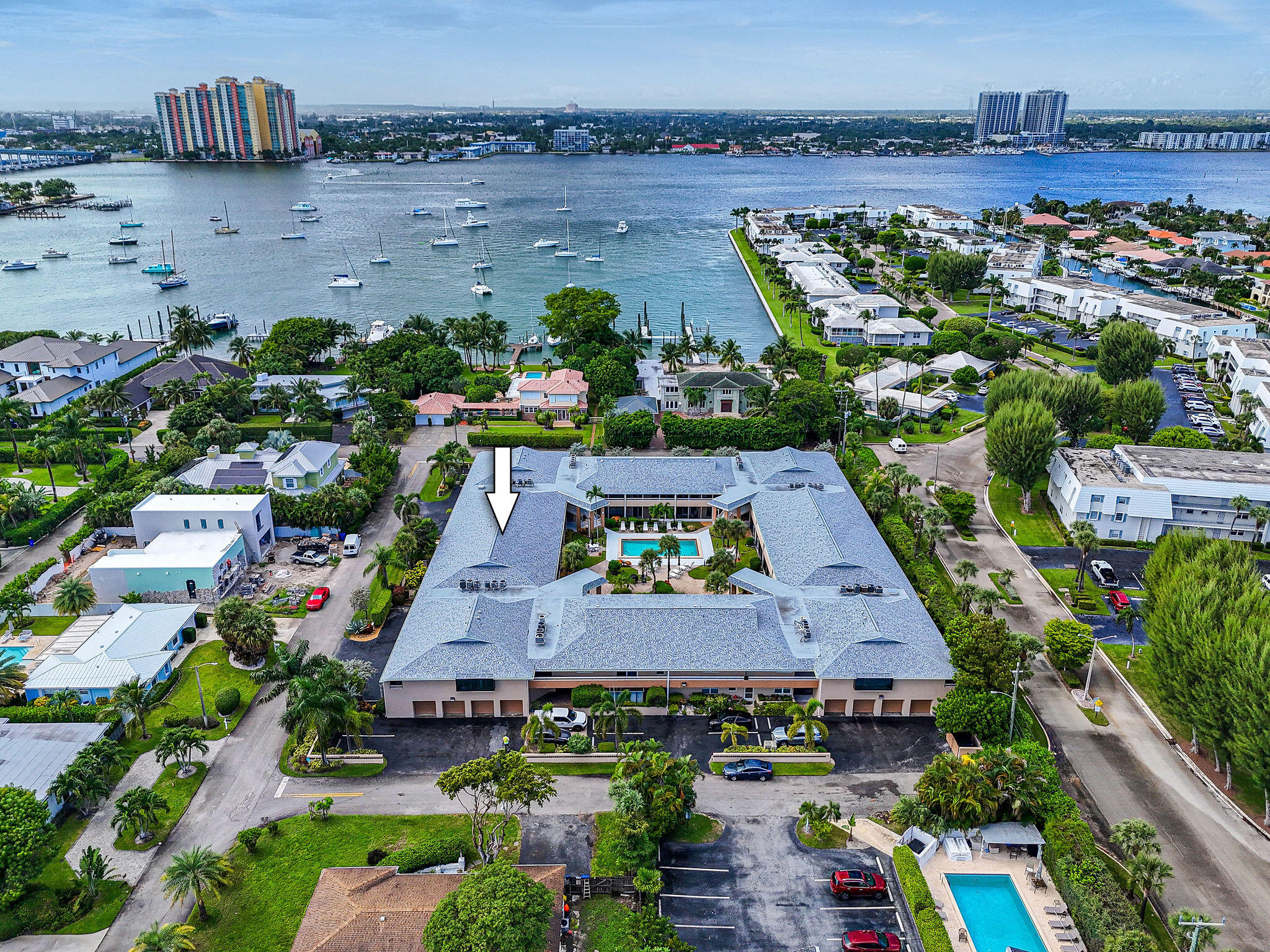 1100 Surf Road 214