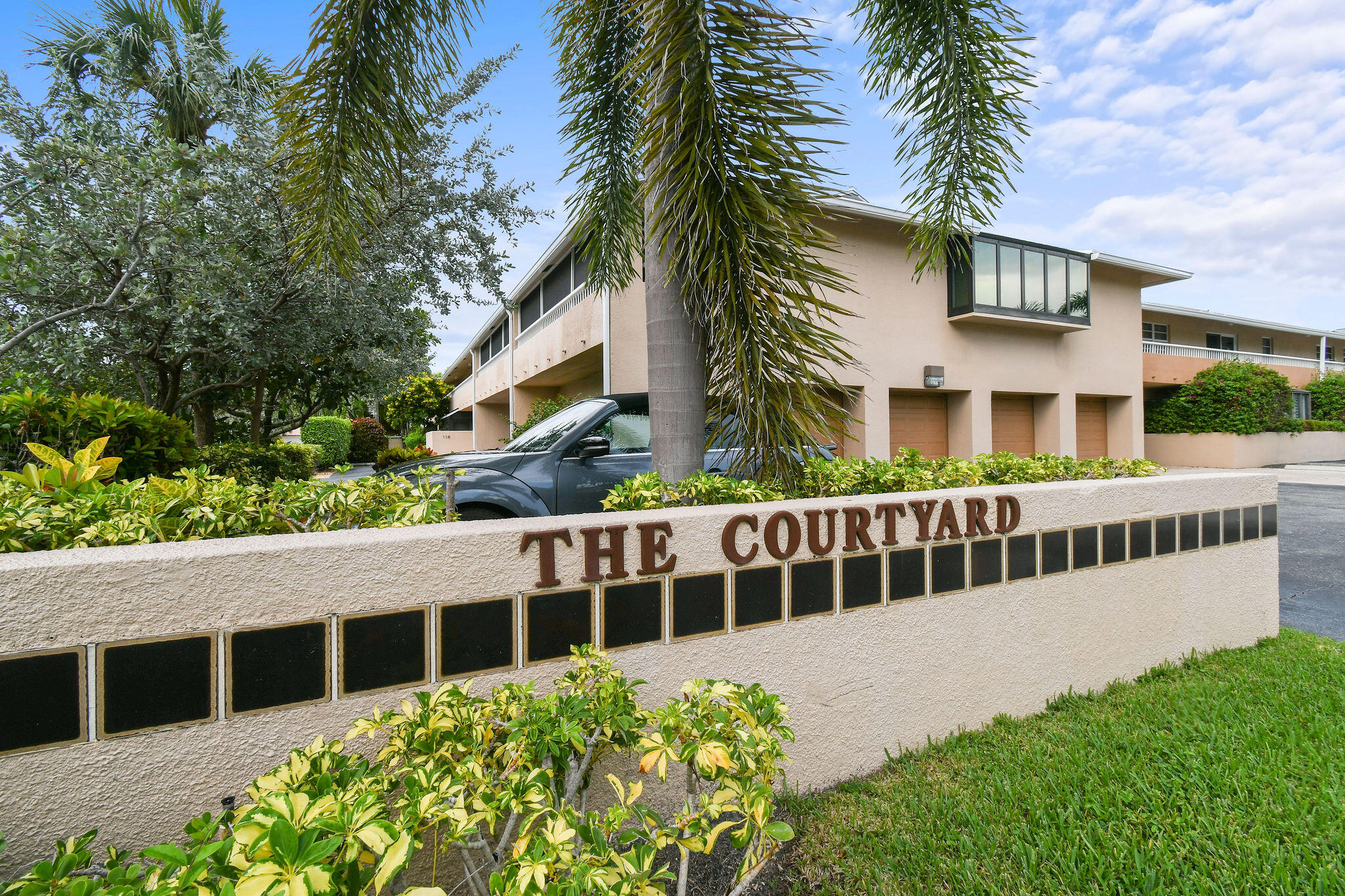 1100 Surf Road 214