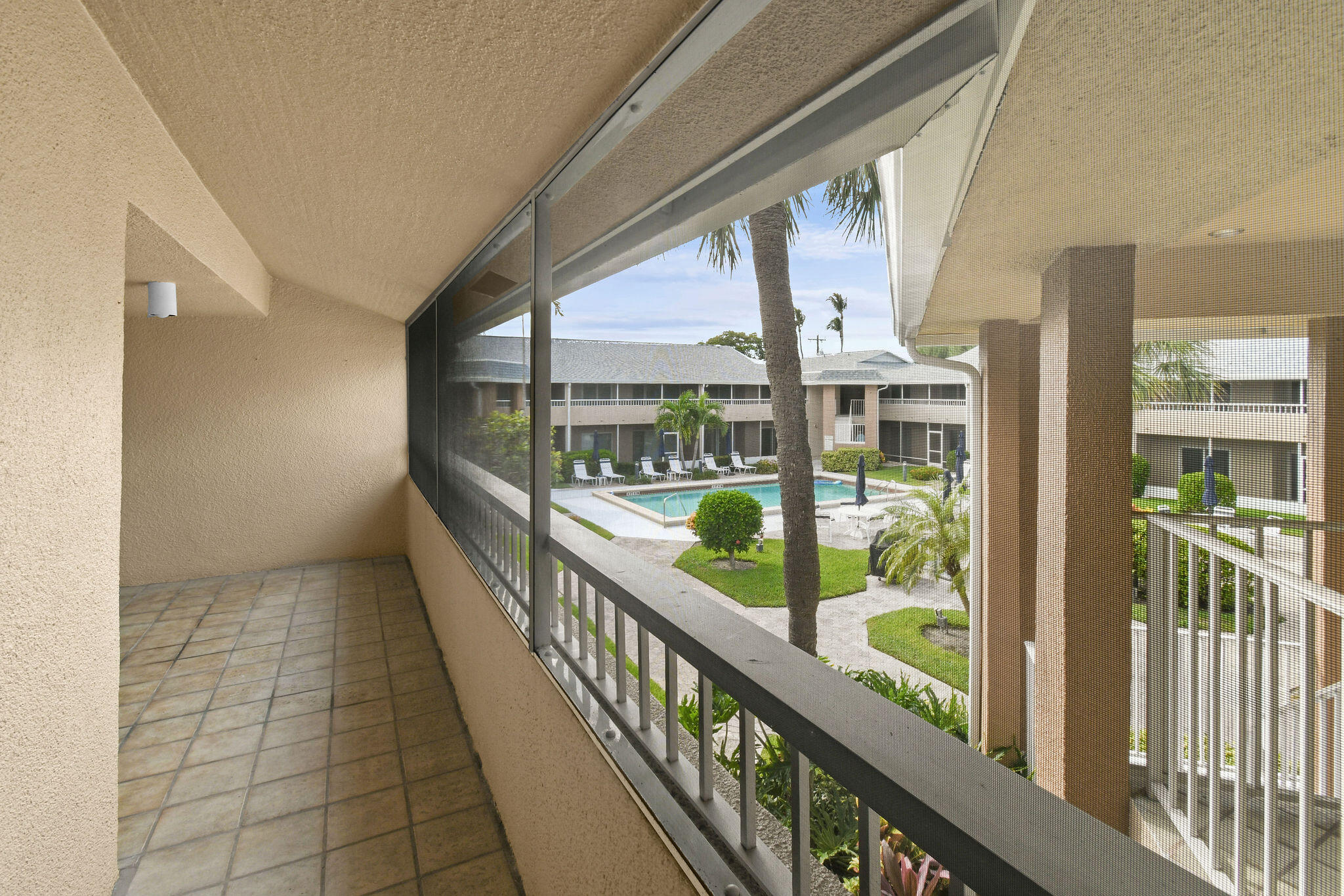 1100 Surf Road 214