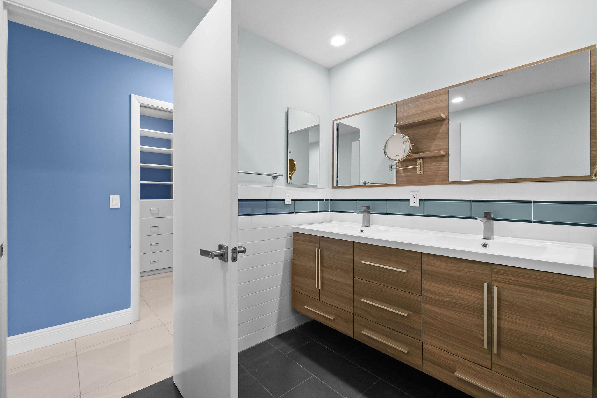 1100 Surf Road 214