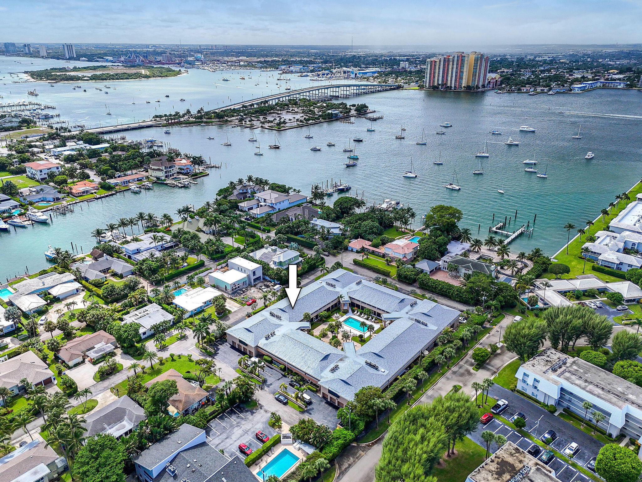 1100 Surf Road 214