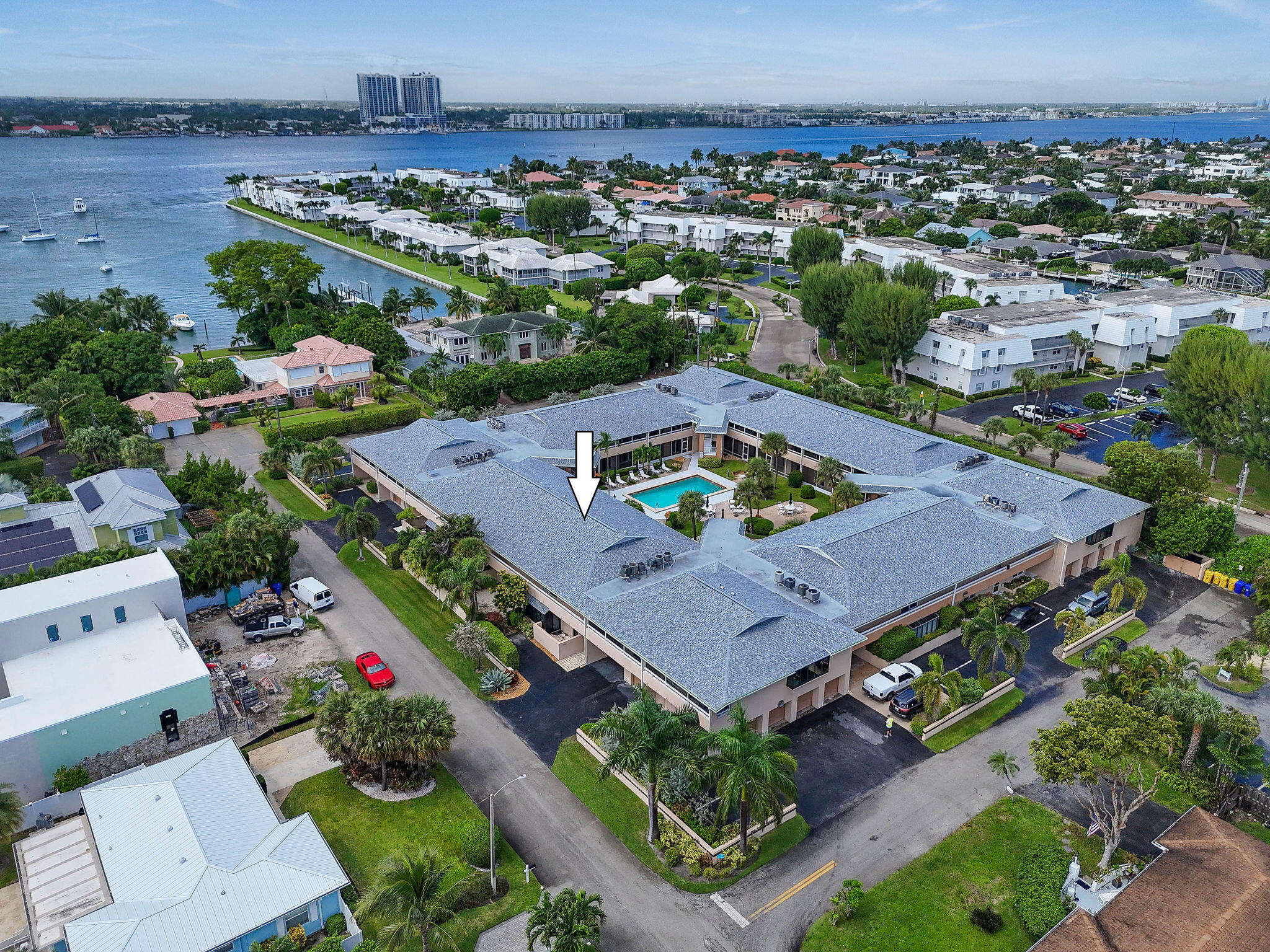 1100 Surf Road 214