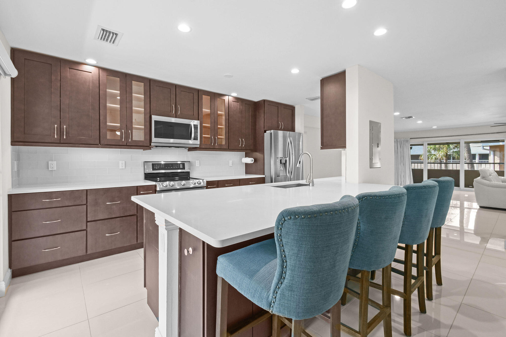 1100 Surf Road 214