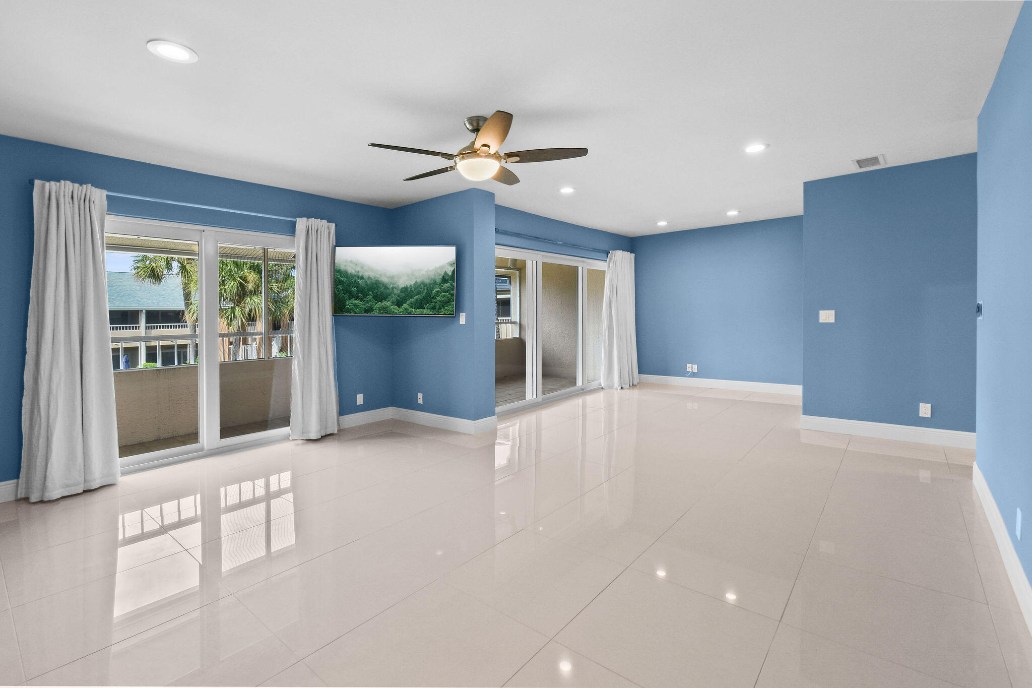 1100 Surf Road 214