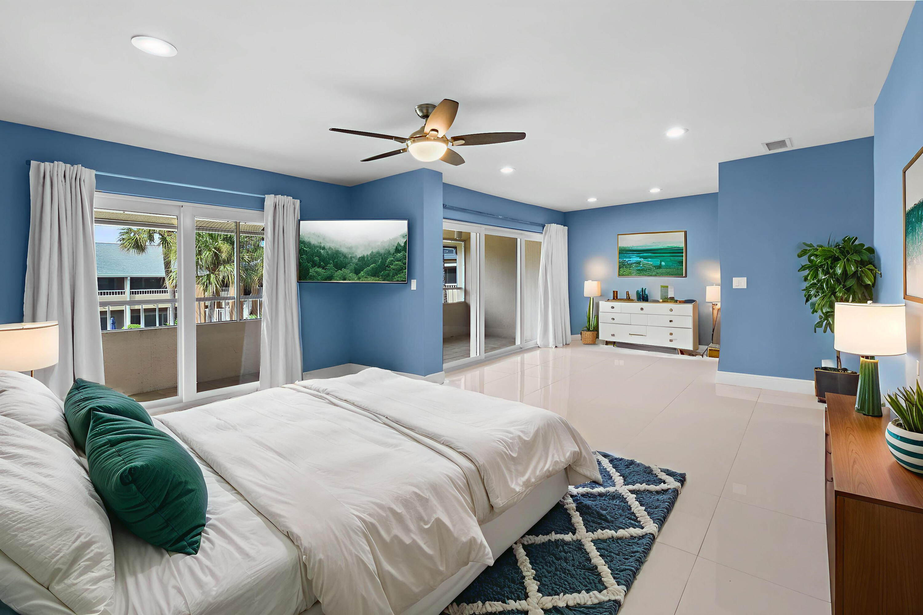 1100 Surf Road 214