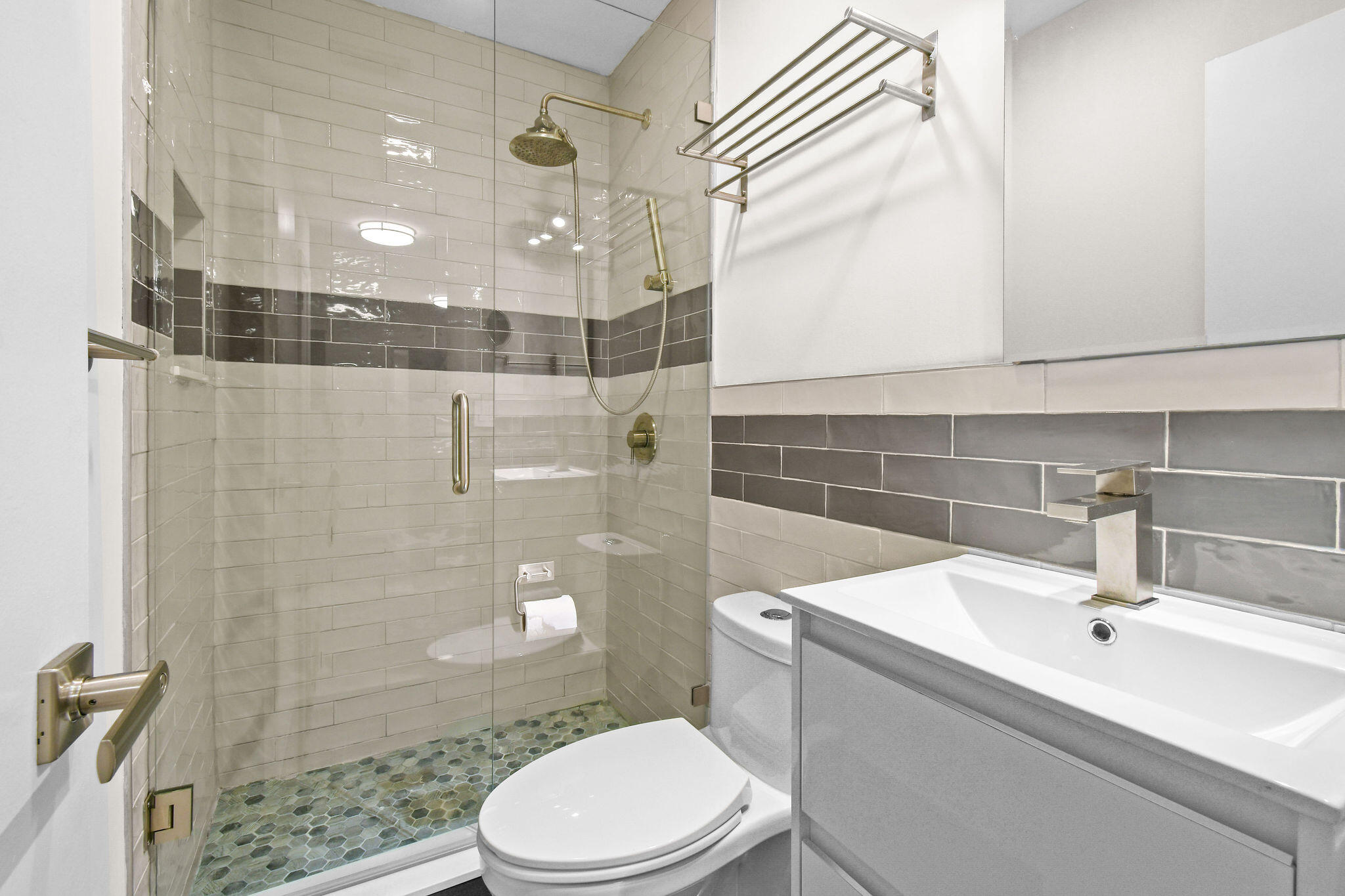 1100 Surf Road 214