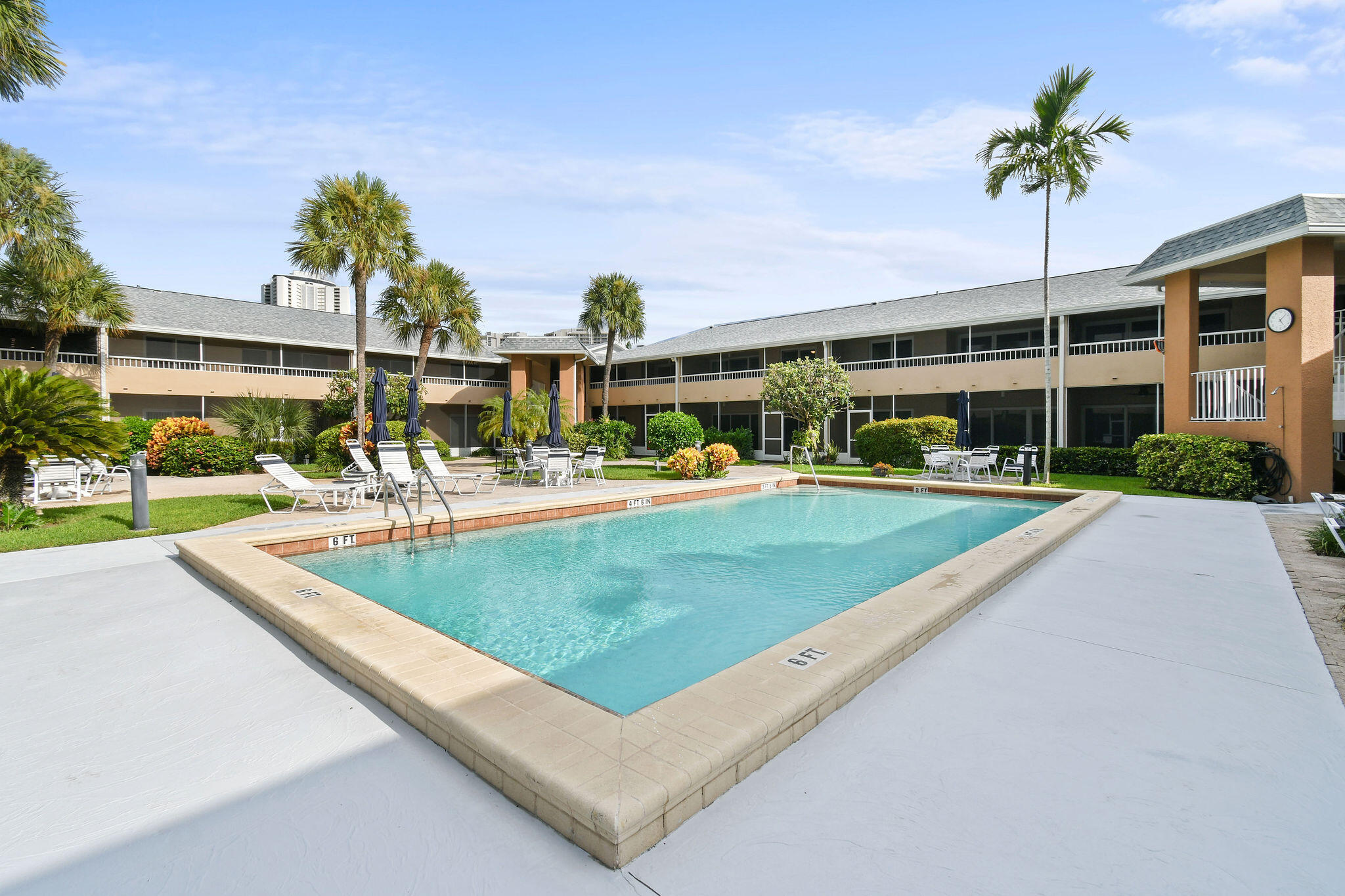 1100 Surf Road 214