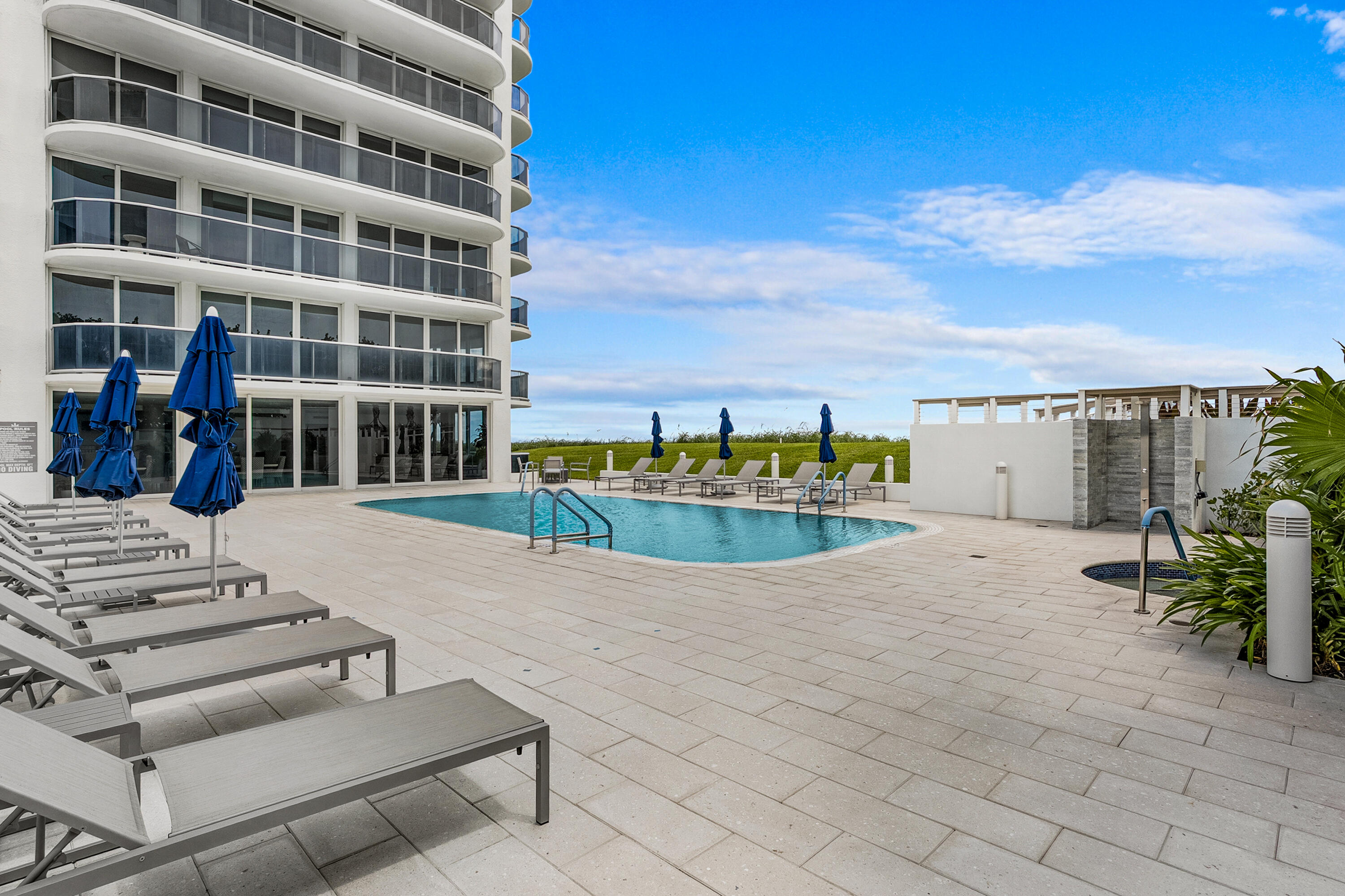 350 S Ocean Boulevard 12b