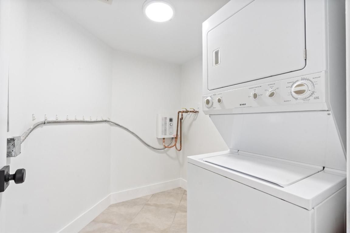 2455 Lindell Boulevard 3103