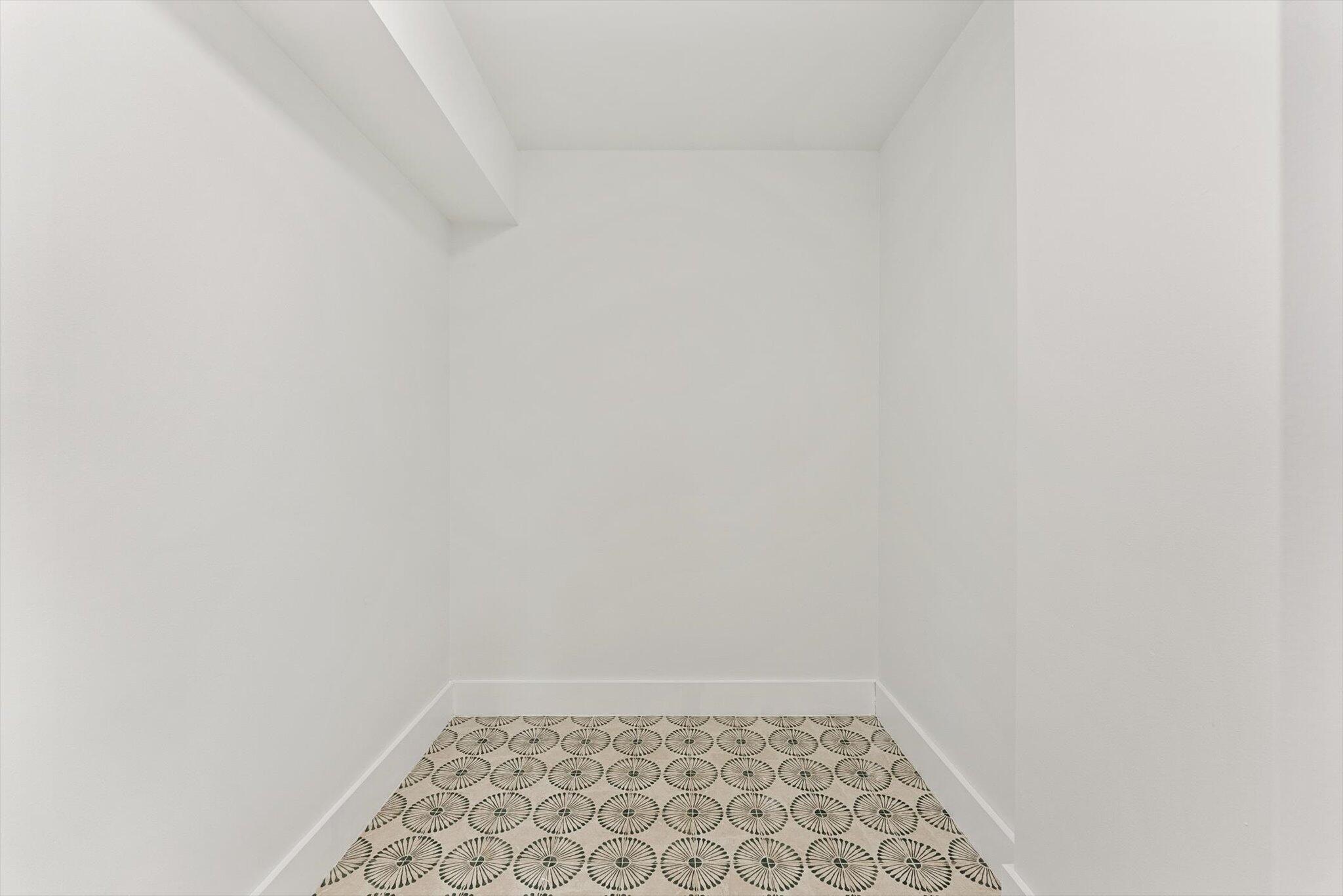 2455 Lindell Boulevard 3103