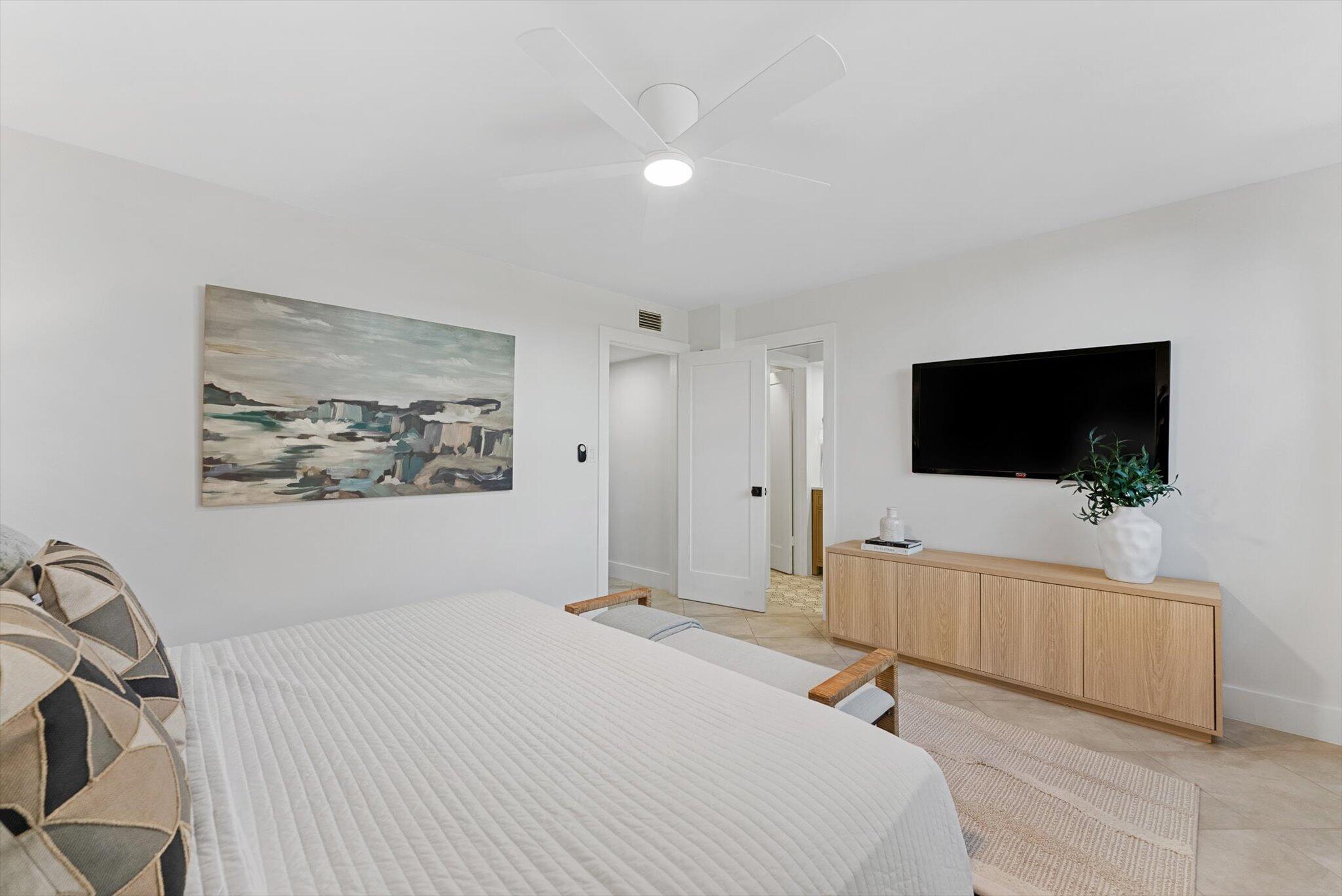 2455 Lindell Boulevard 3103