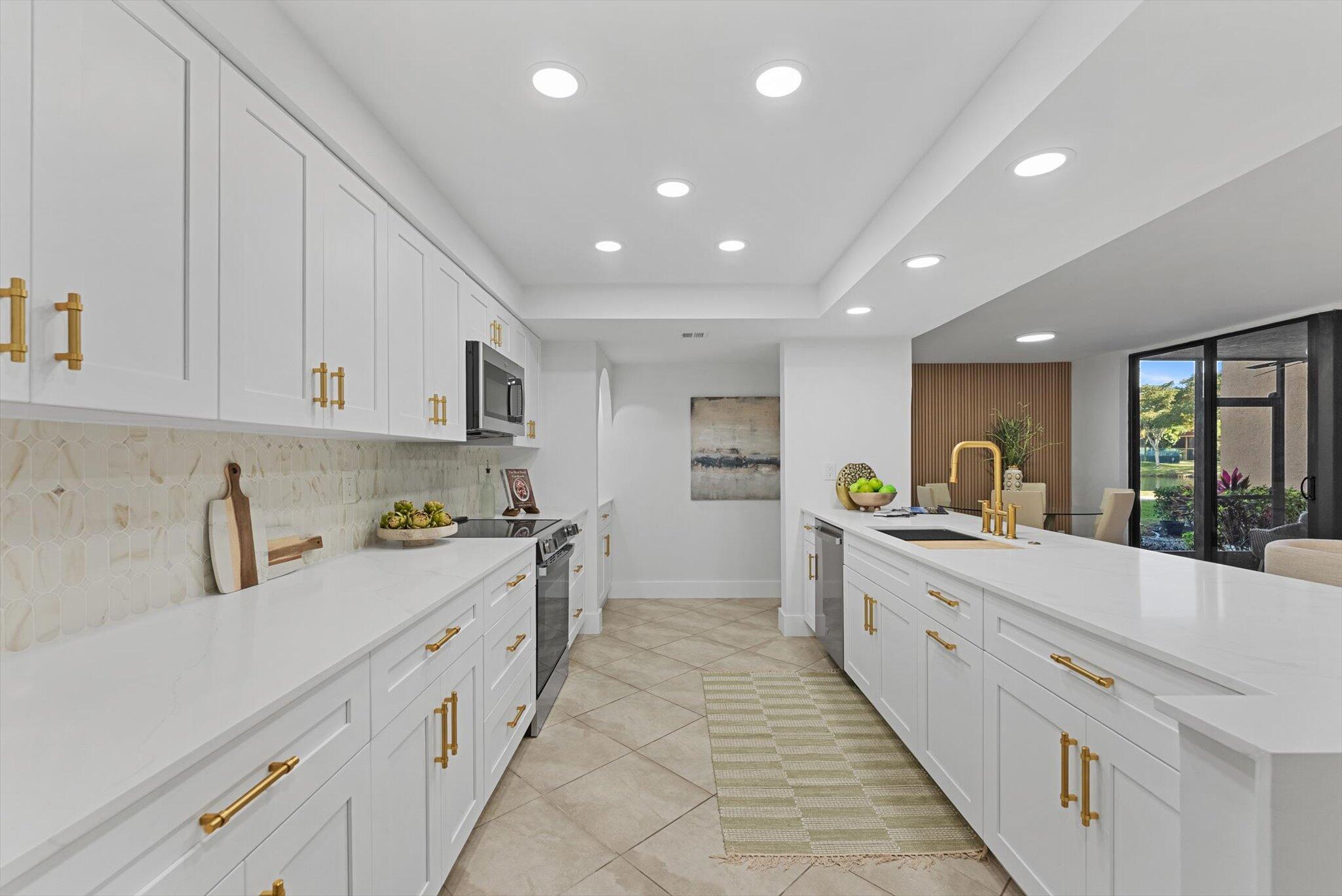 2455 Lindell Boulevard 3103