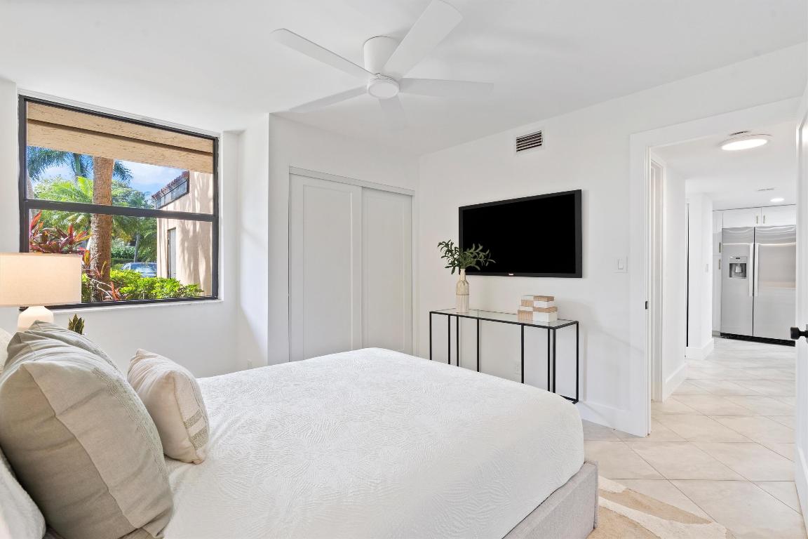 2455 Lindell Boulevard 3103