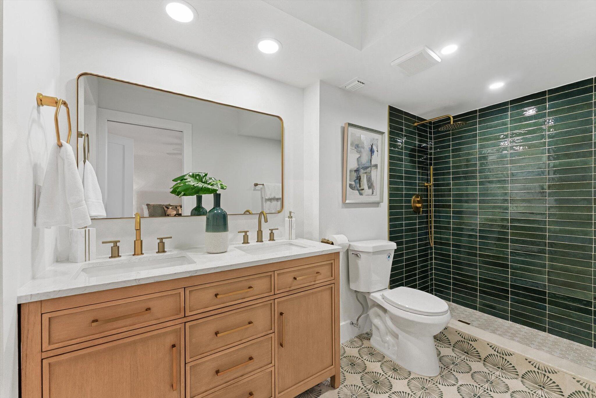 2455 Lindell Boulevard 3103