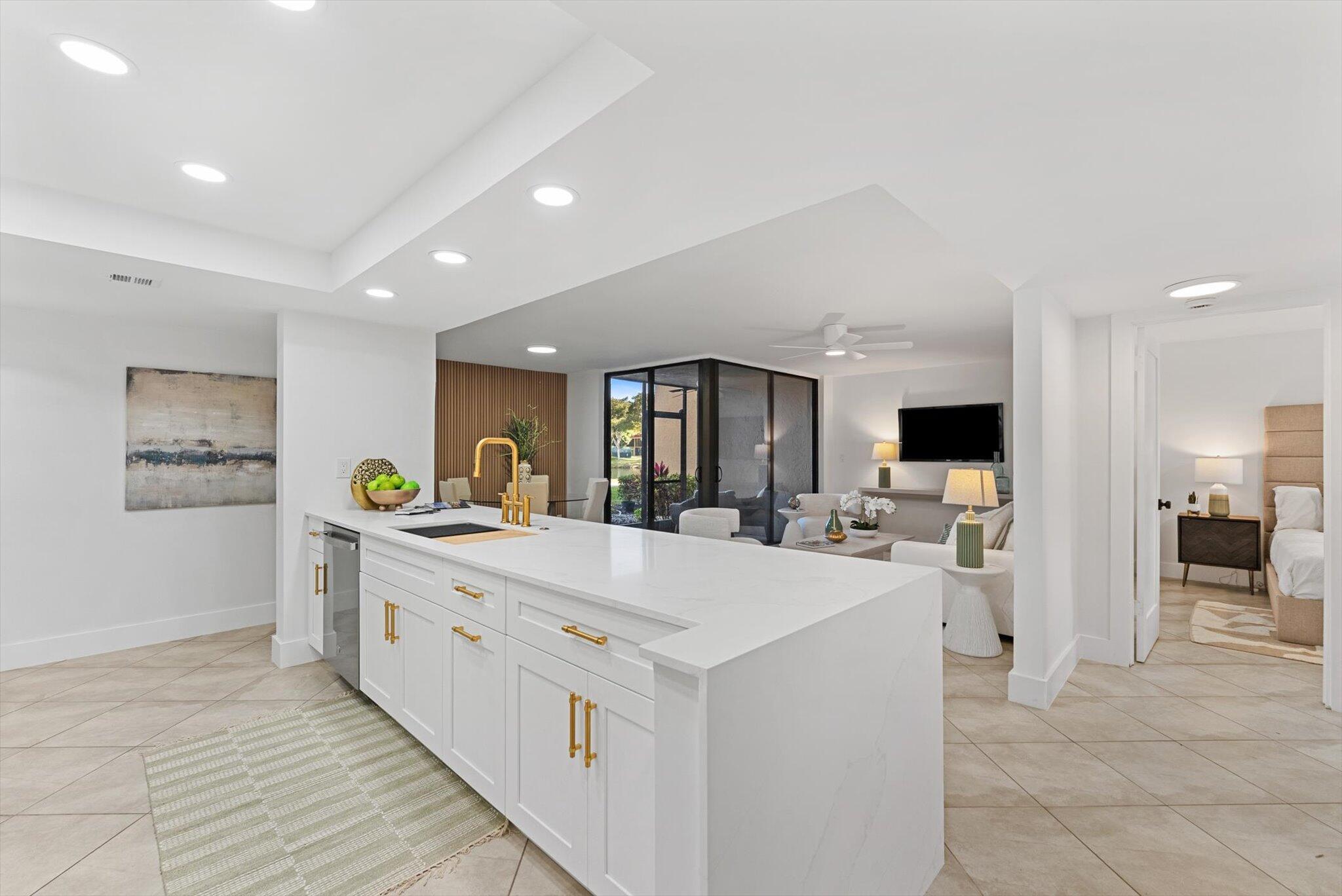 2455 Lindell Boulevard 3103