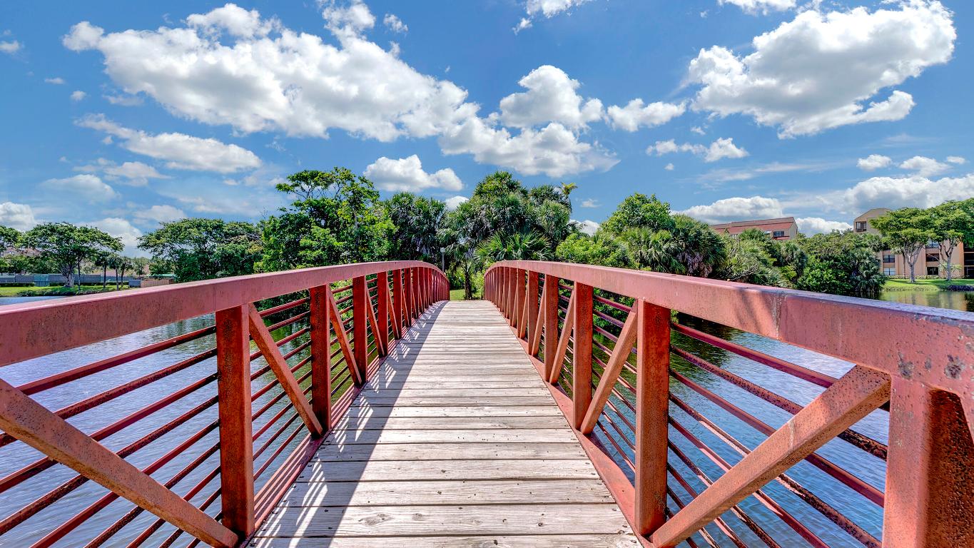 2455 Lindell Boulevard 3103