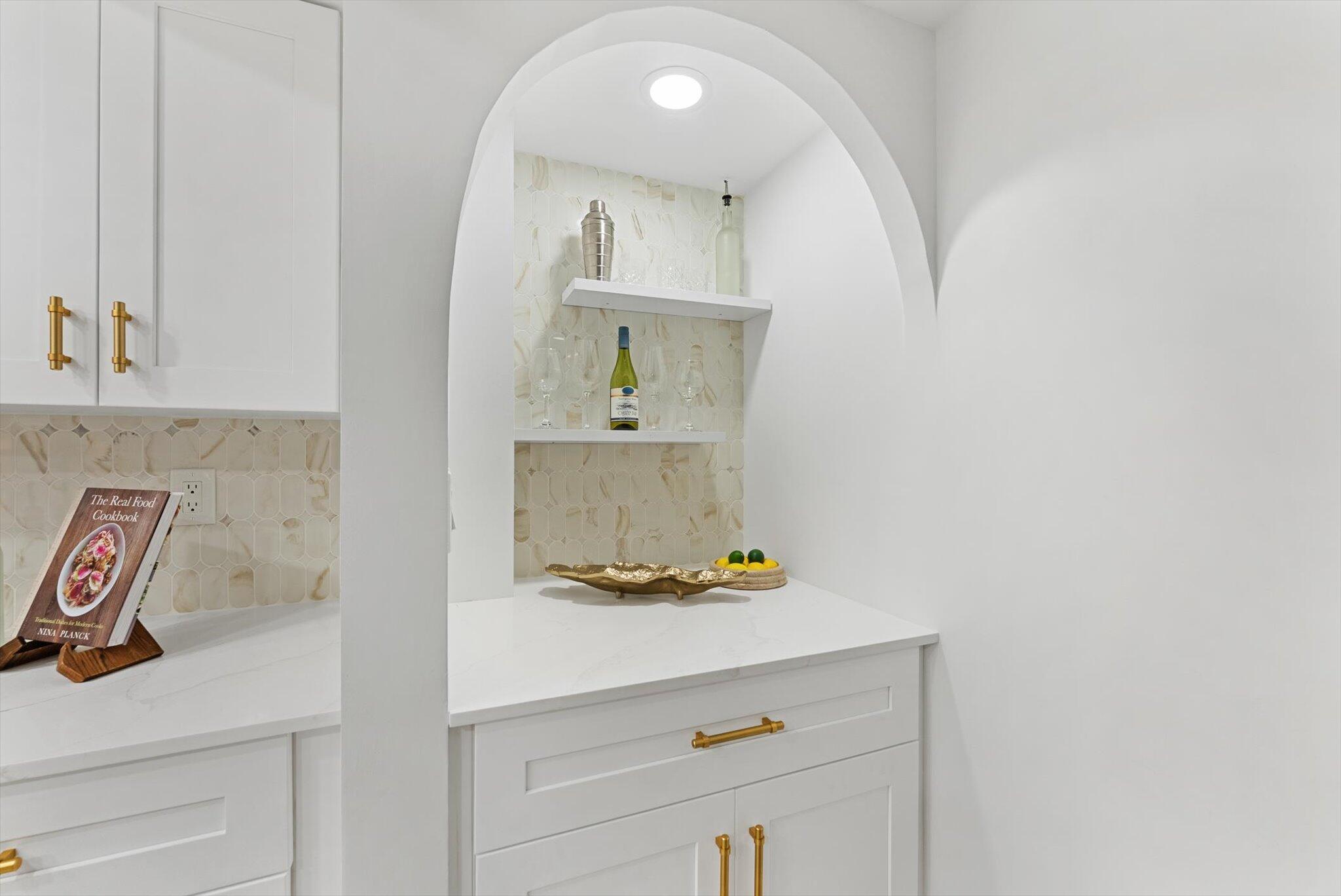 2455 Lindell Boulevard 3103