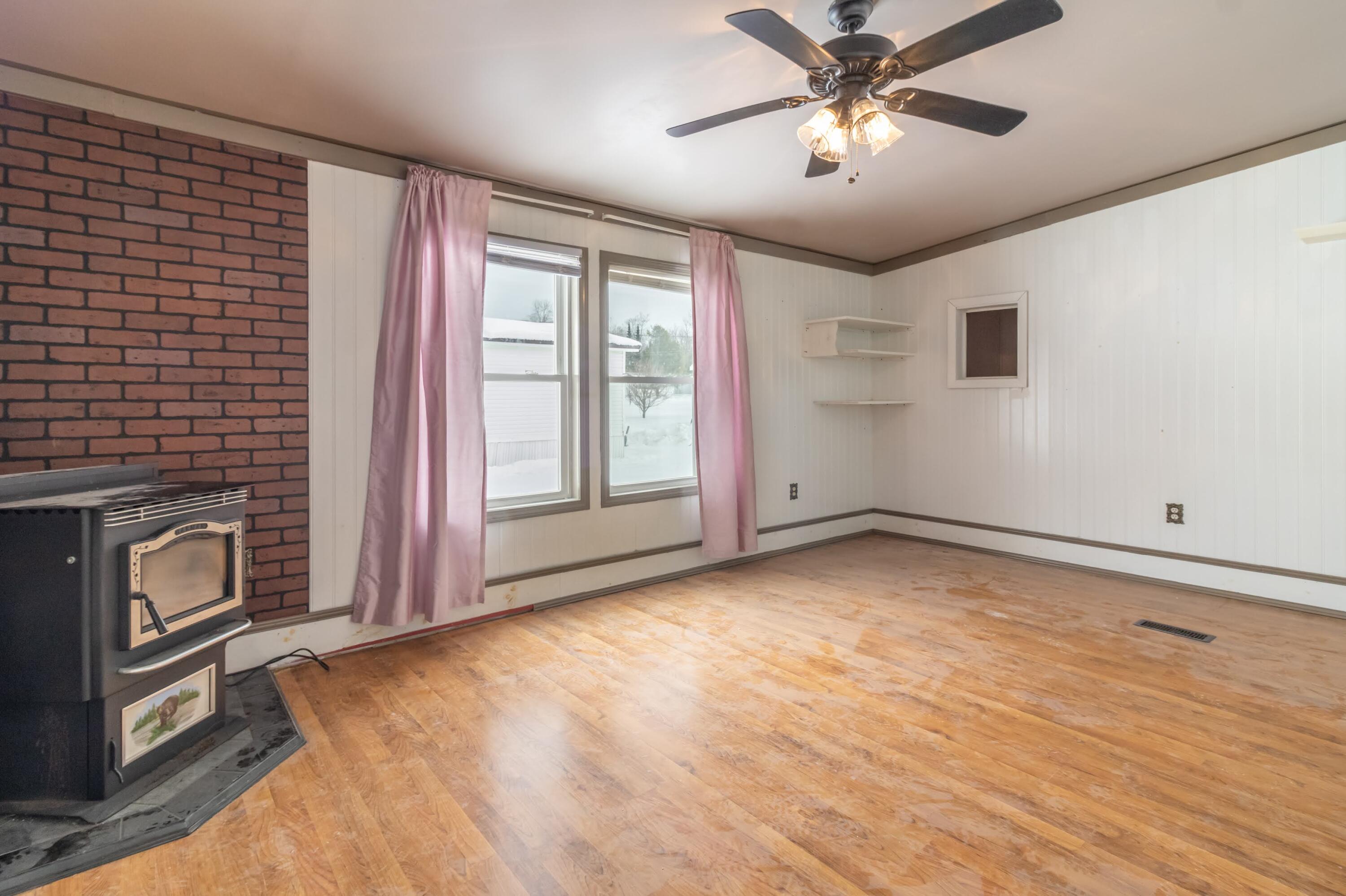 11 Hemlock Street
