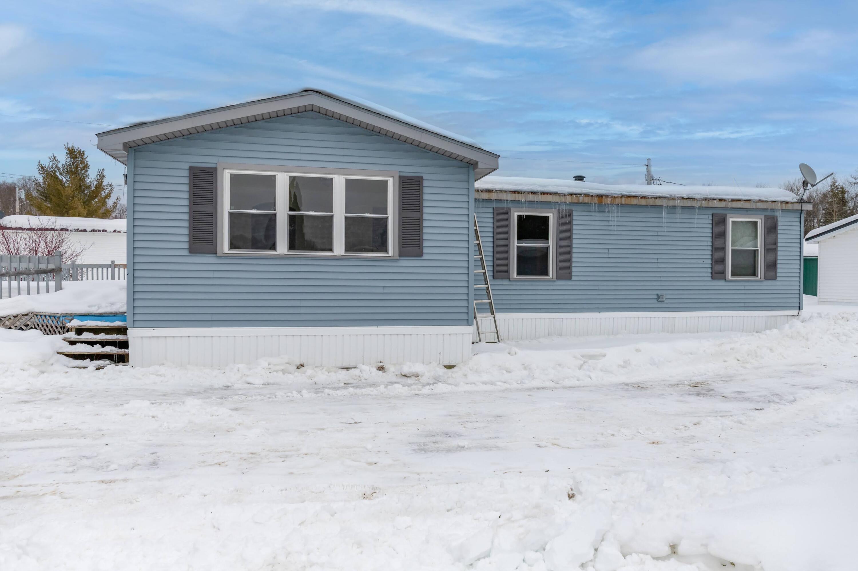 11 Hemlock Street
