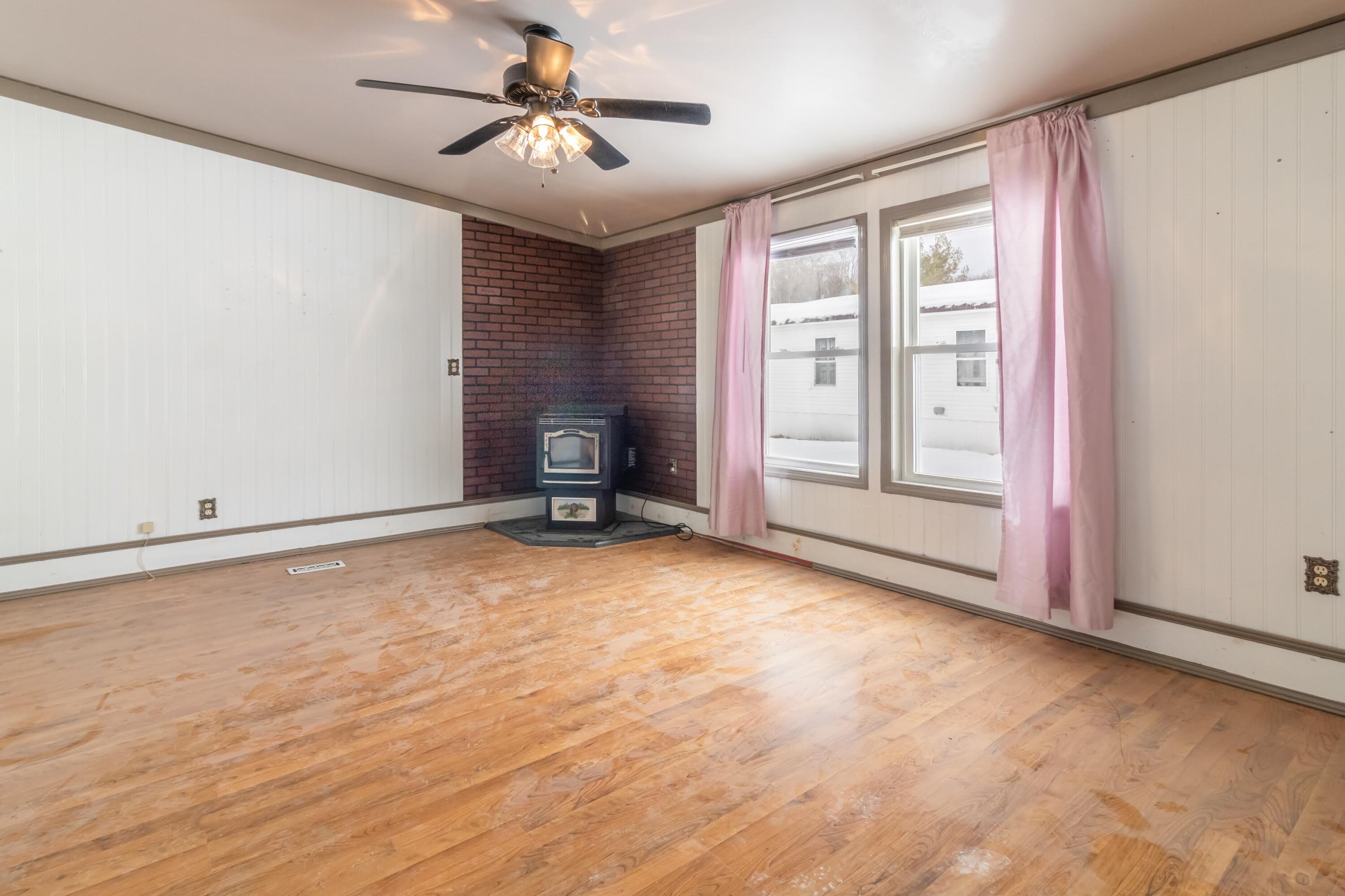11 Hemlock Street