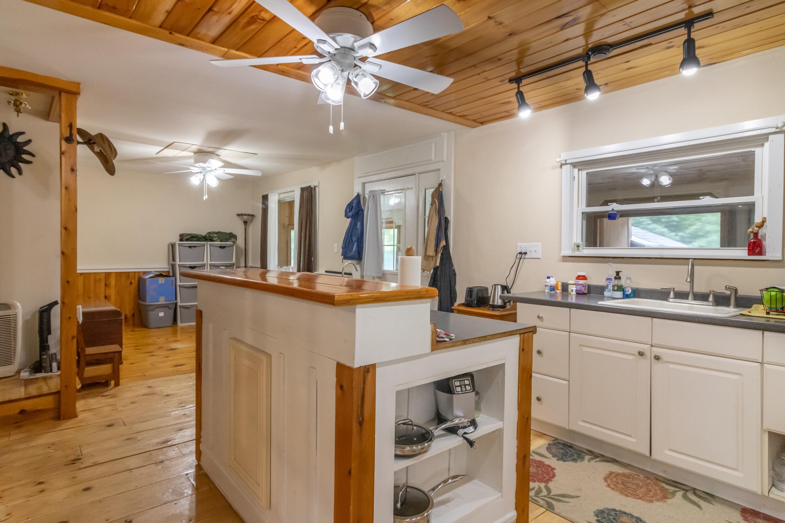 2431 Lee Road