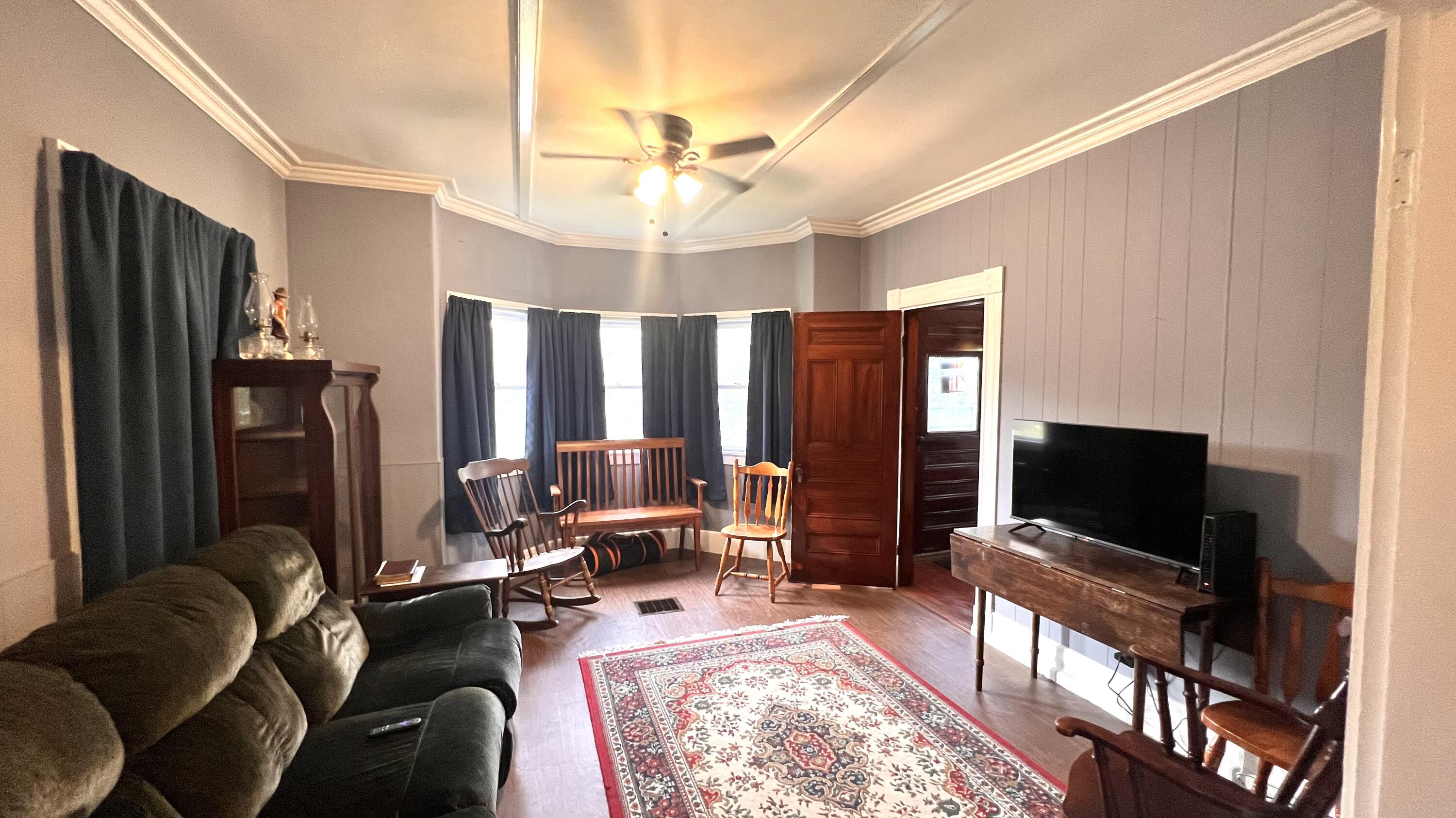 9 Pleasant Street