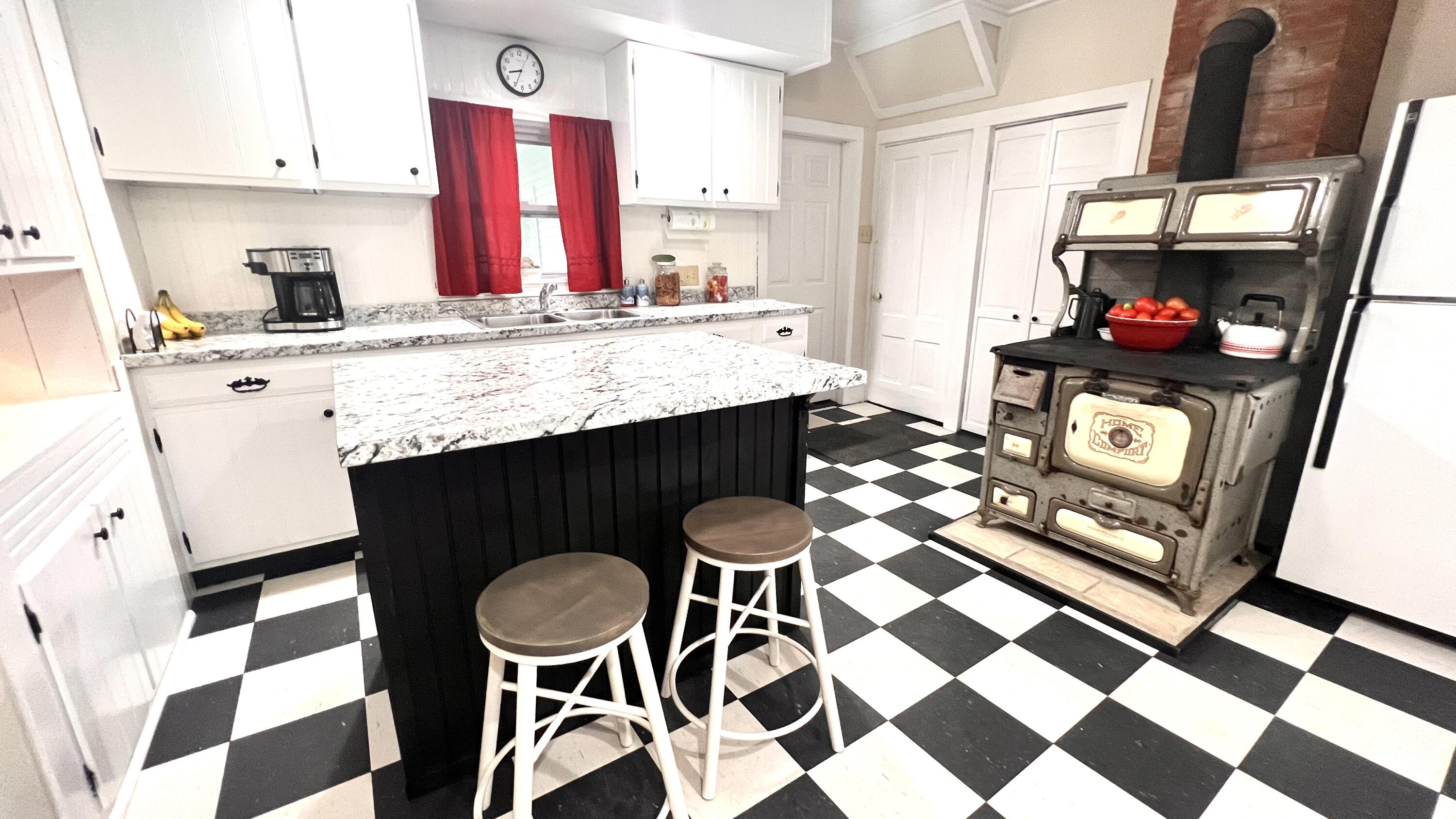 9 Pleasant Street