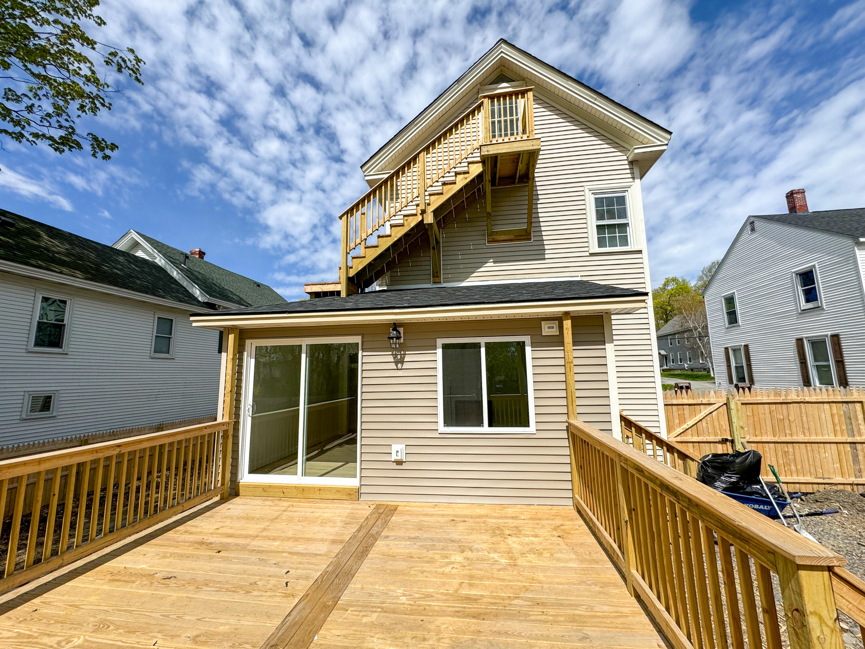 100 4th Street