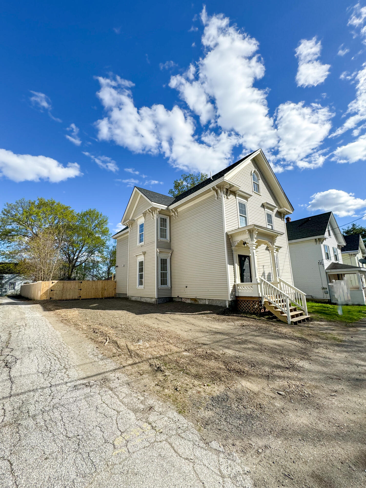 100 4th Street