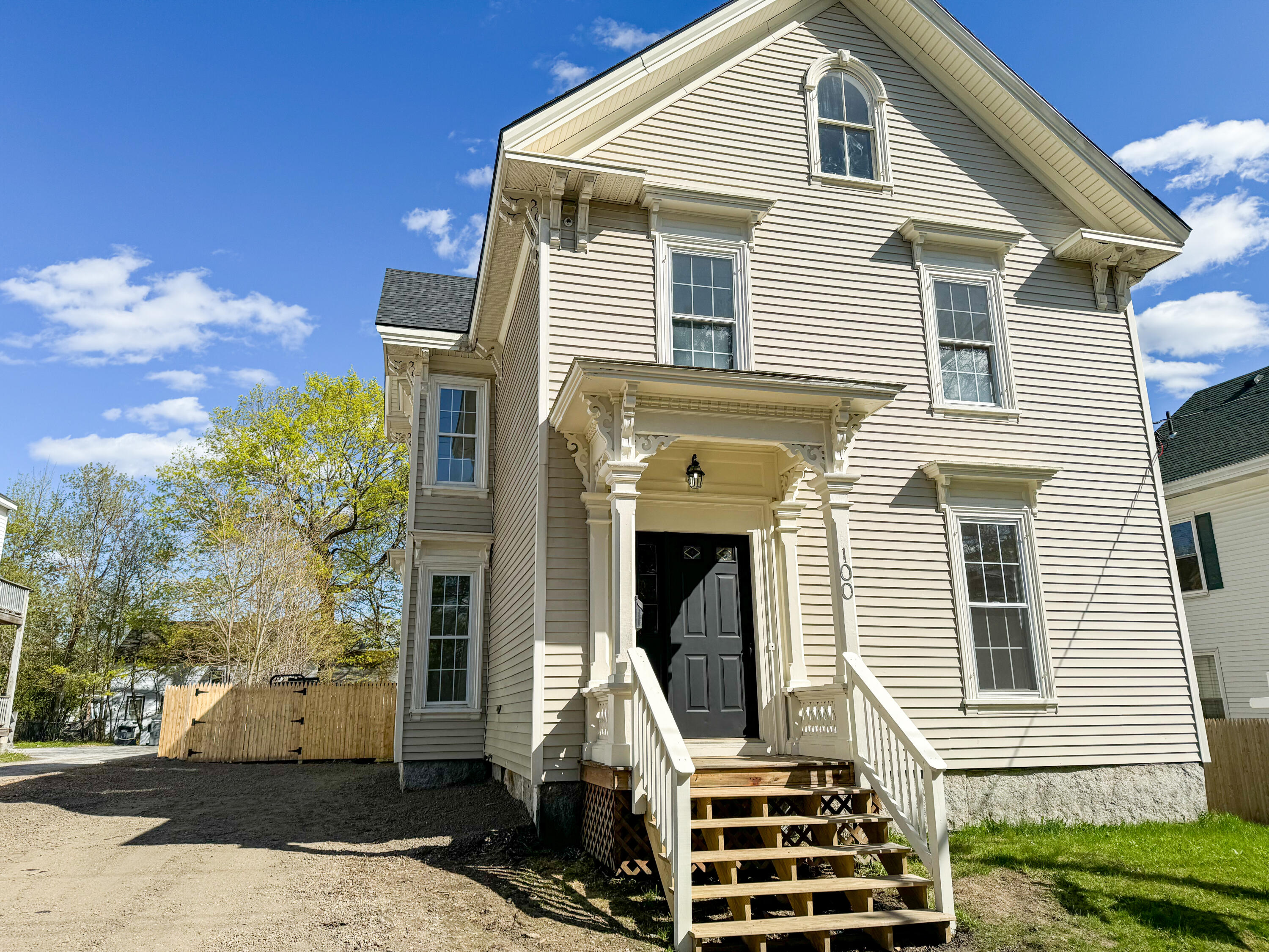 100 4th Street
