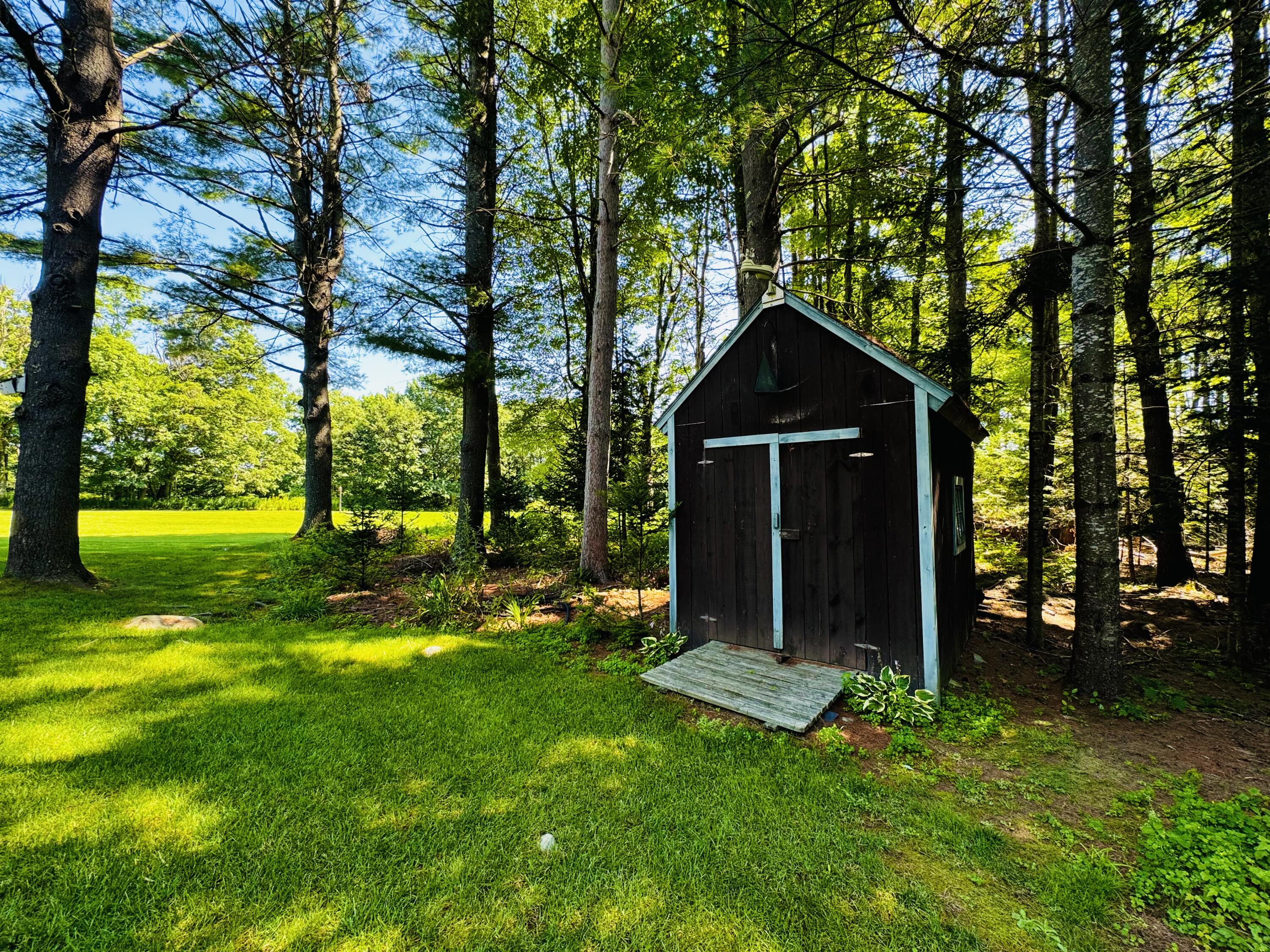 437 Hussey Hill Road