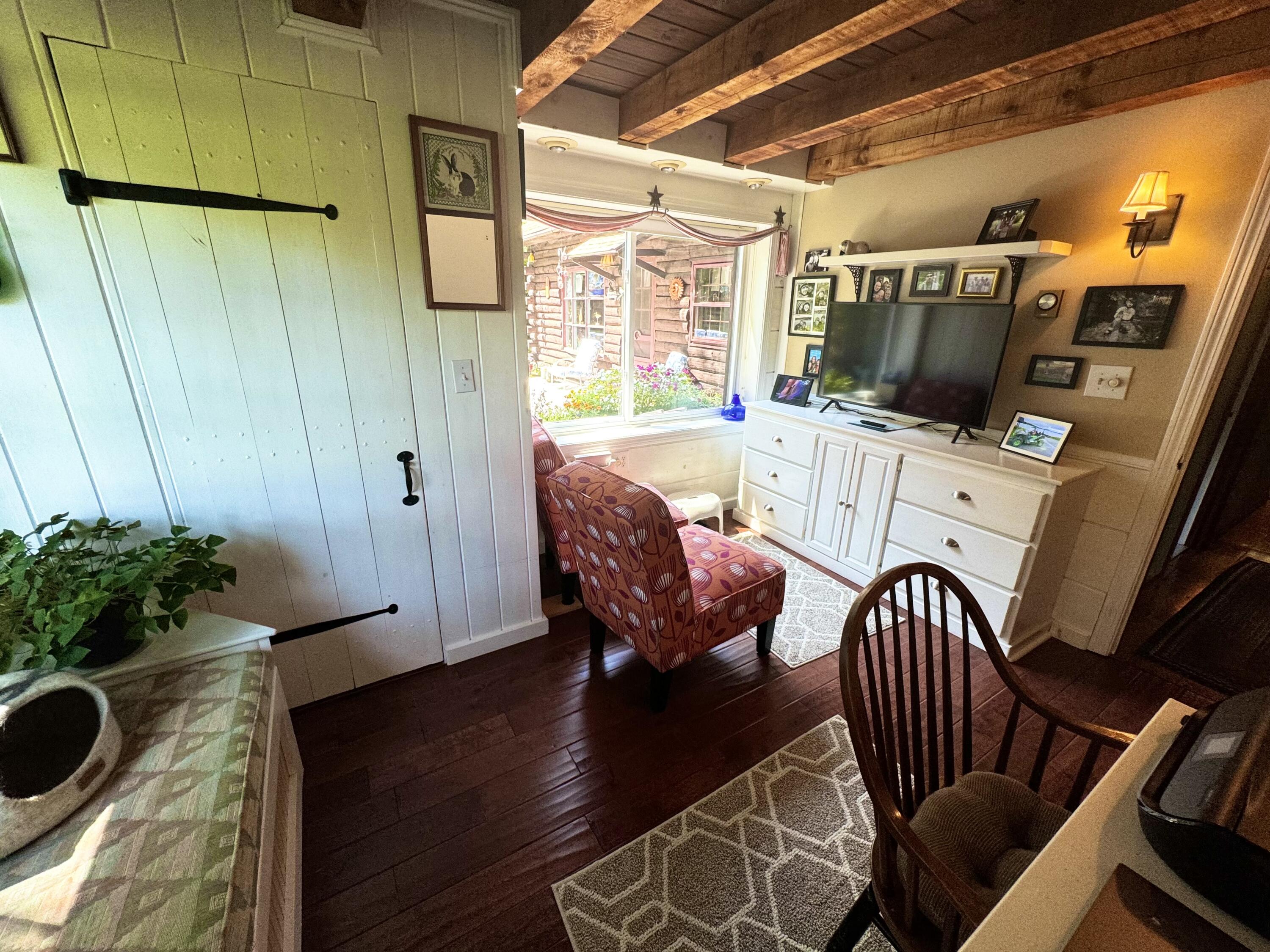 437 Hussey Hill Road