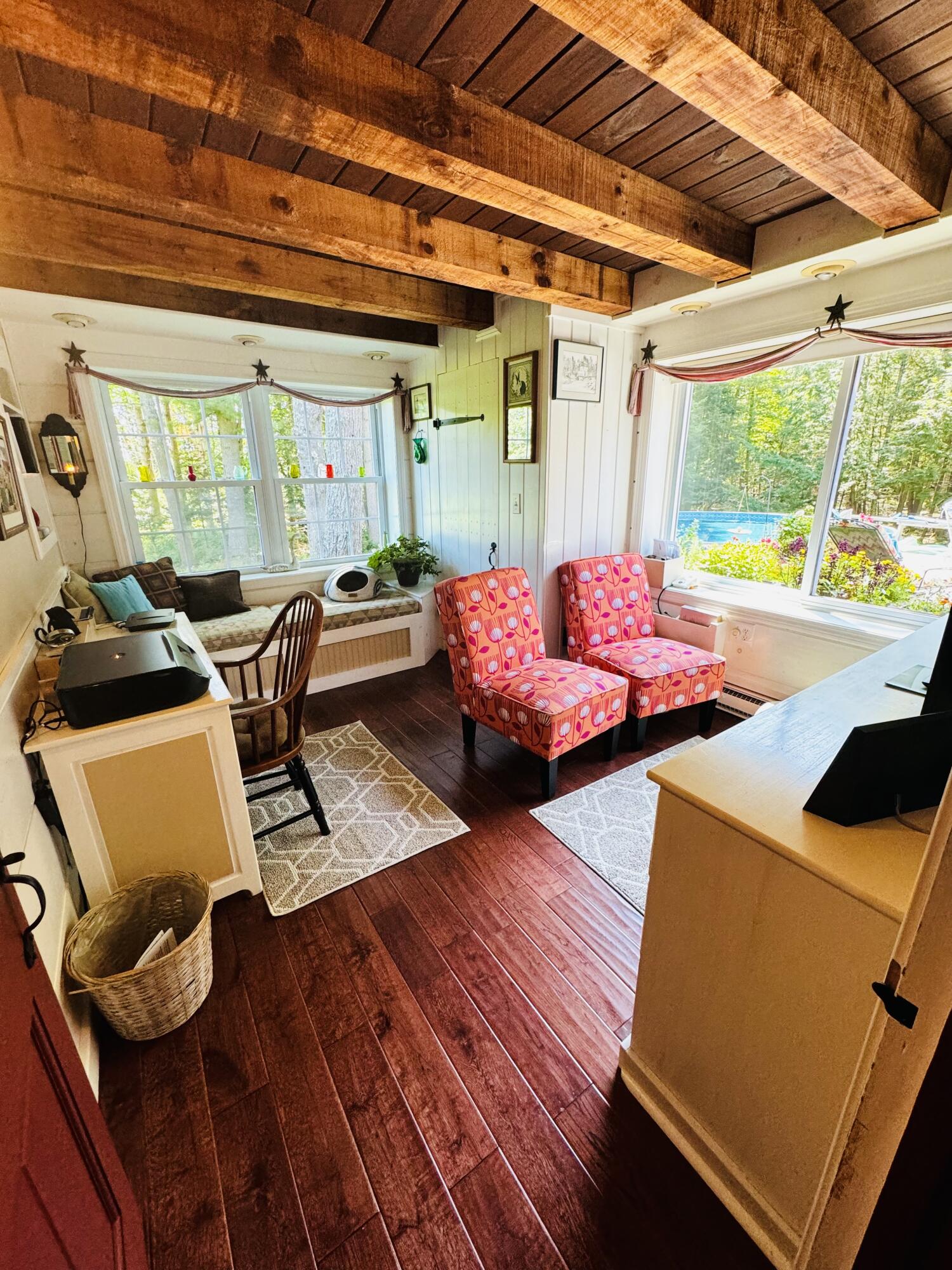 437 Hussey Hill Road