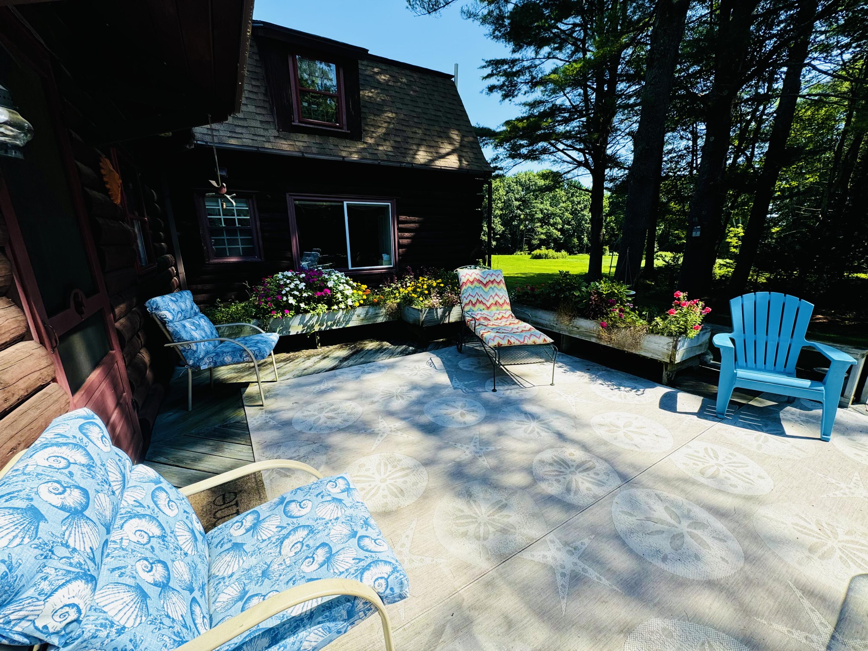 437 Hussey Hill Road