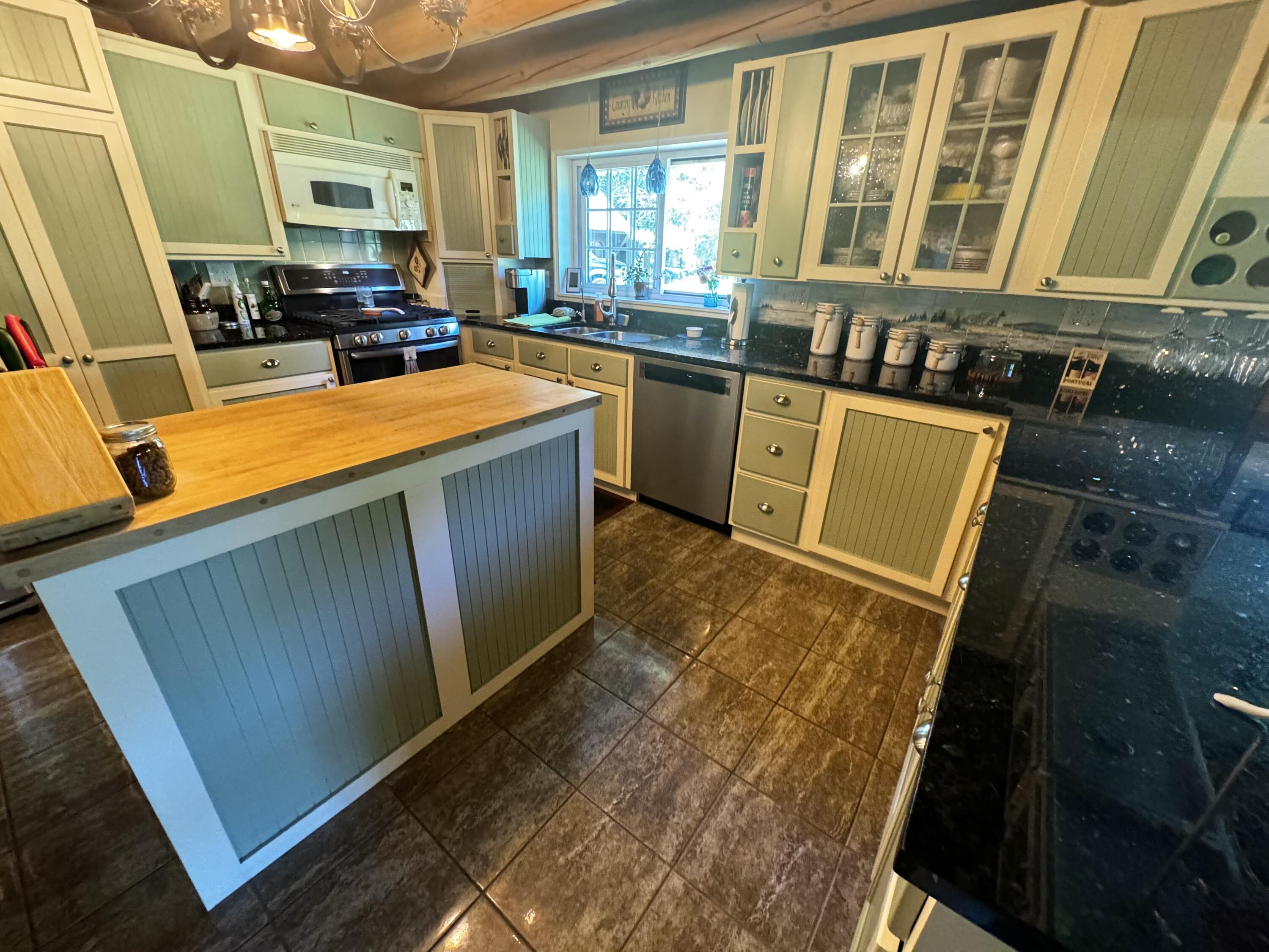437 Hussey Hill Road