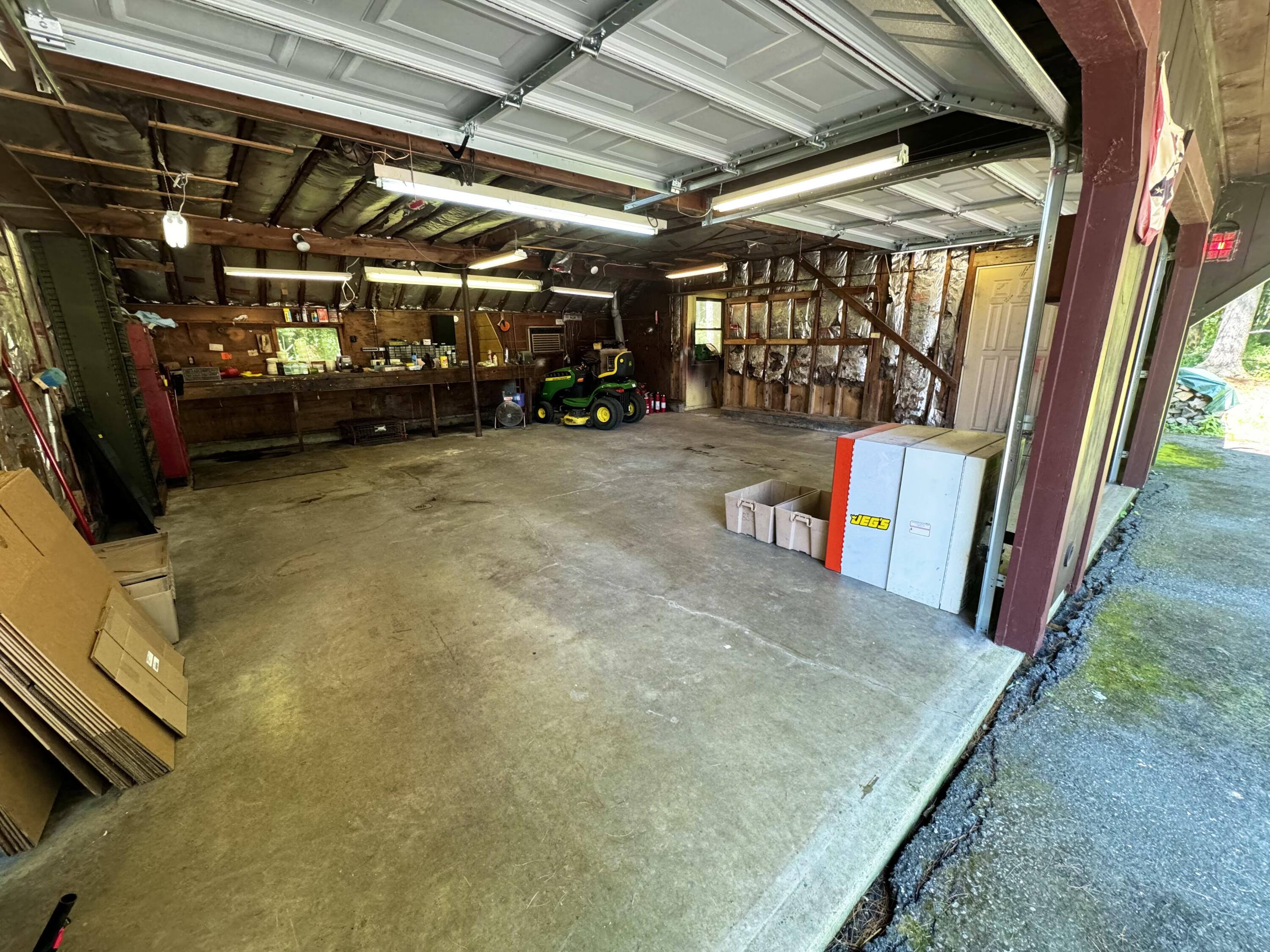 437 Hussey Hill Road