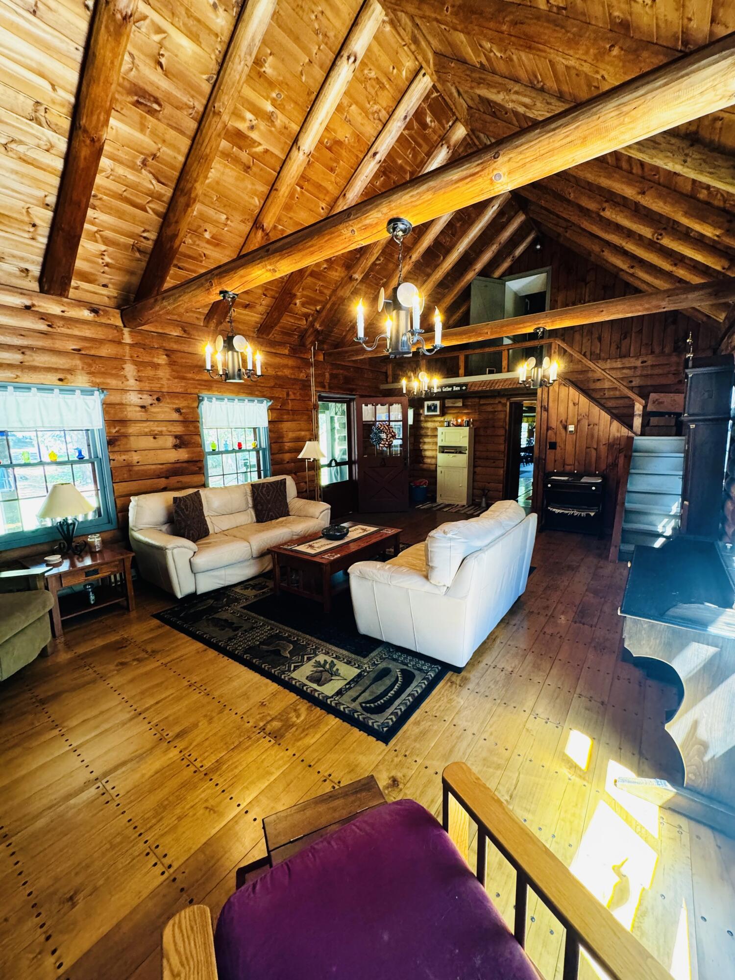 437 Hussey Hill Road