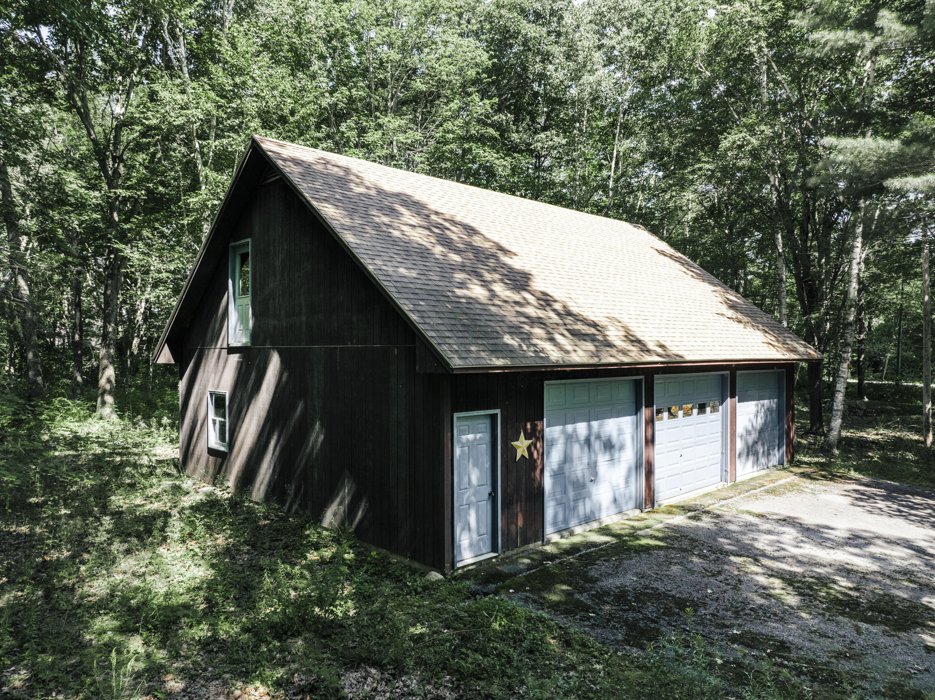 437 Hussey Hill Road