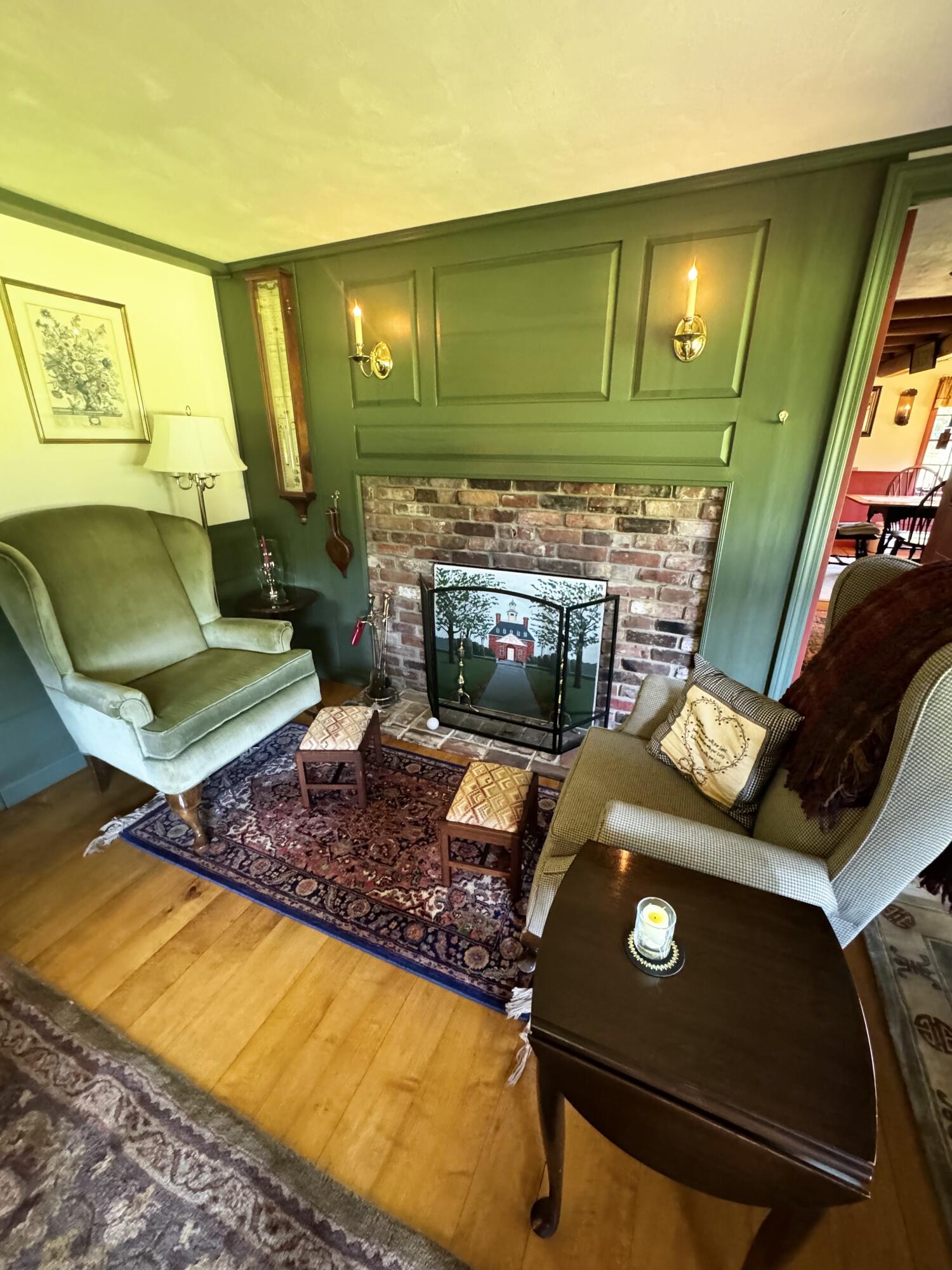 437 Hussey Hill Road